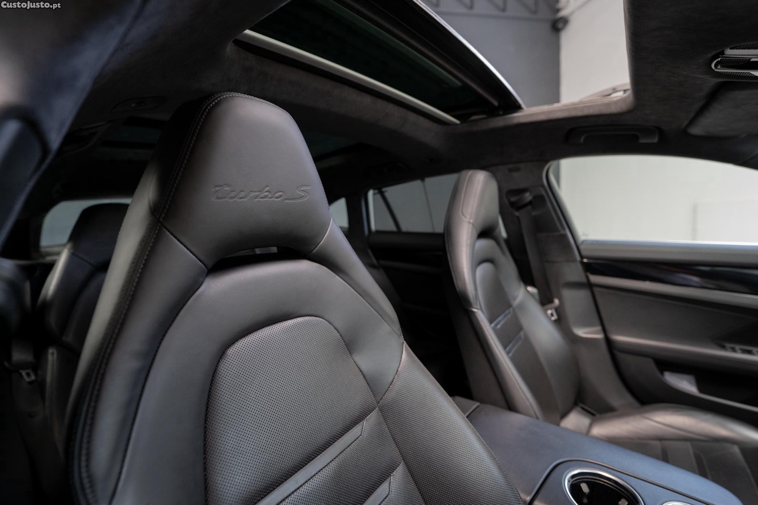 Porsche Panamera Sport Turismo Turbo S E-Hybrid — fotografia 18