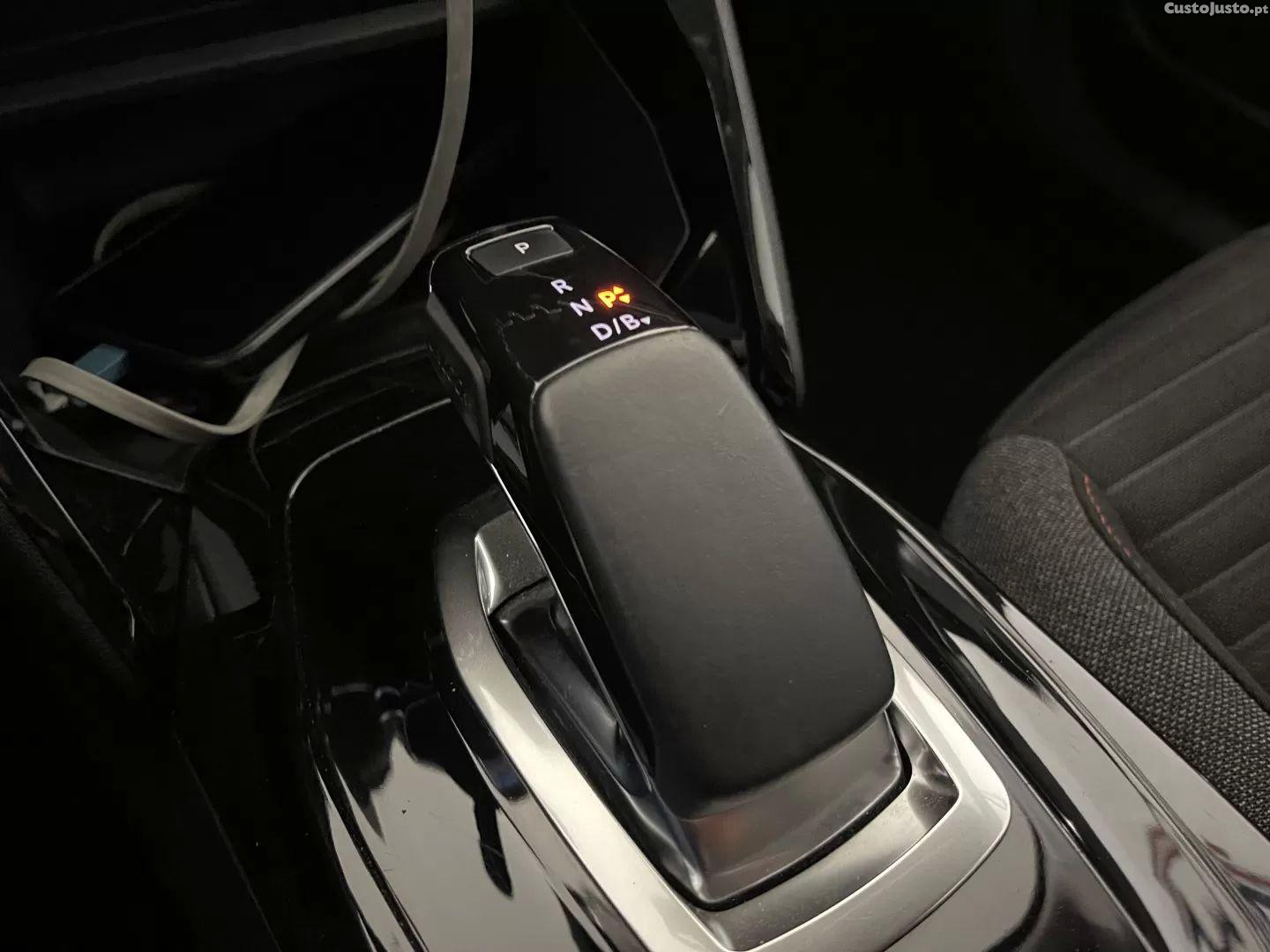 Peugeot e-2008 50 kwh active pack — fotografia 7