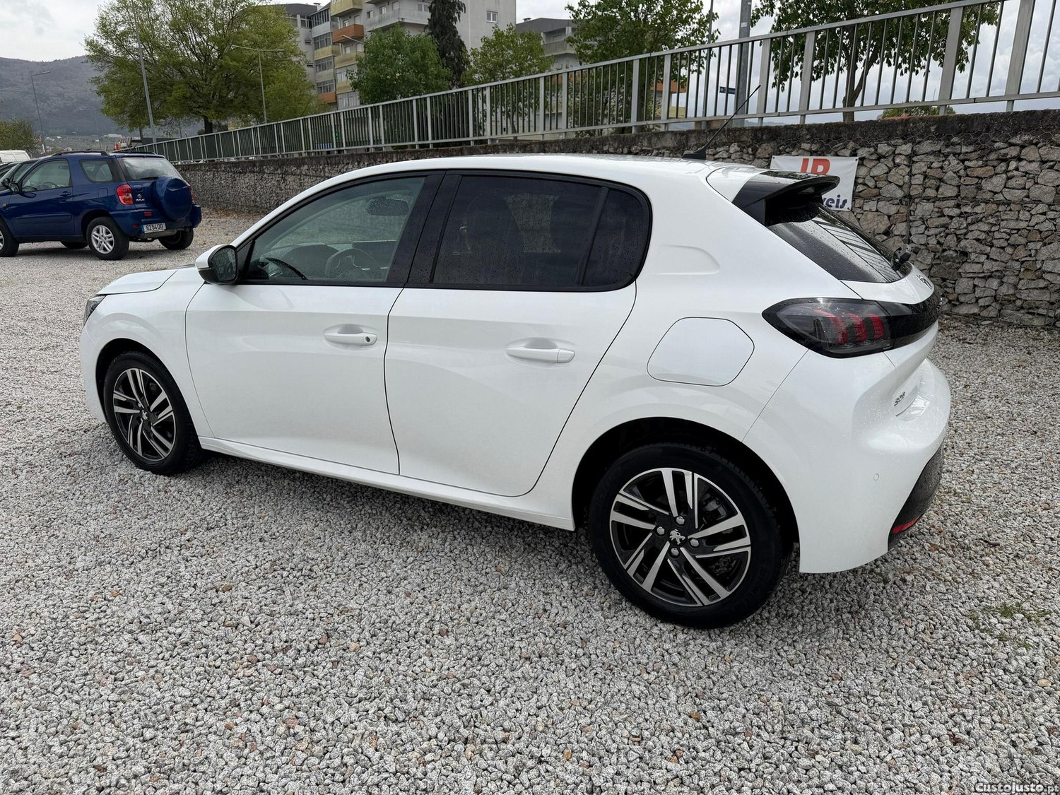 Peugeot 208 1.2 PureTech Allure — fotografia 11