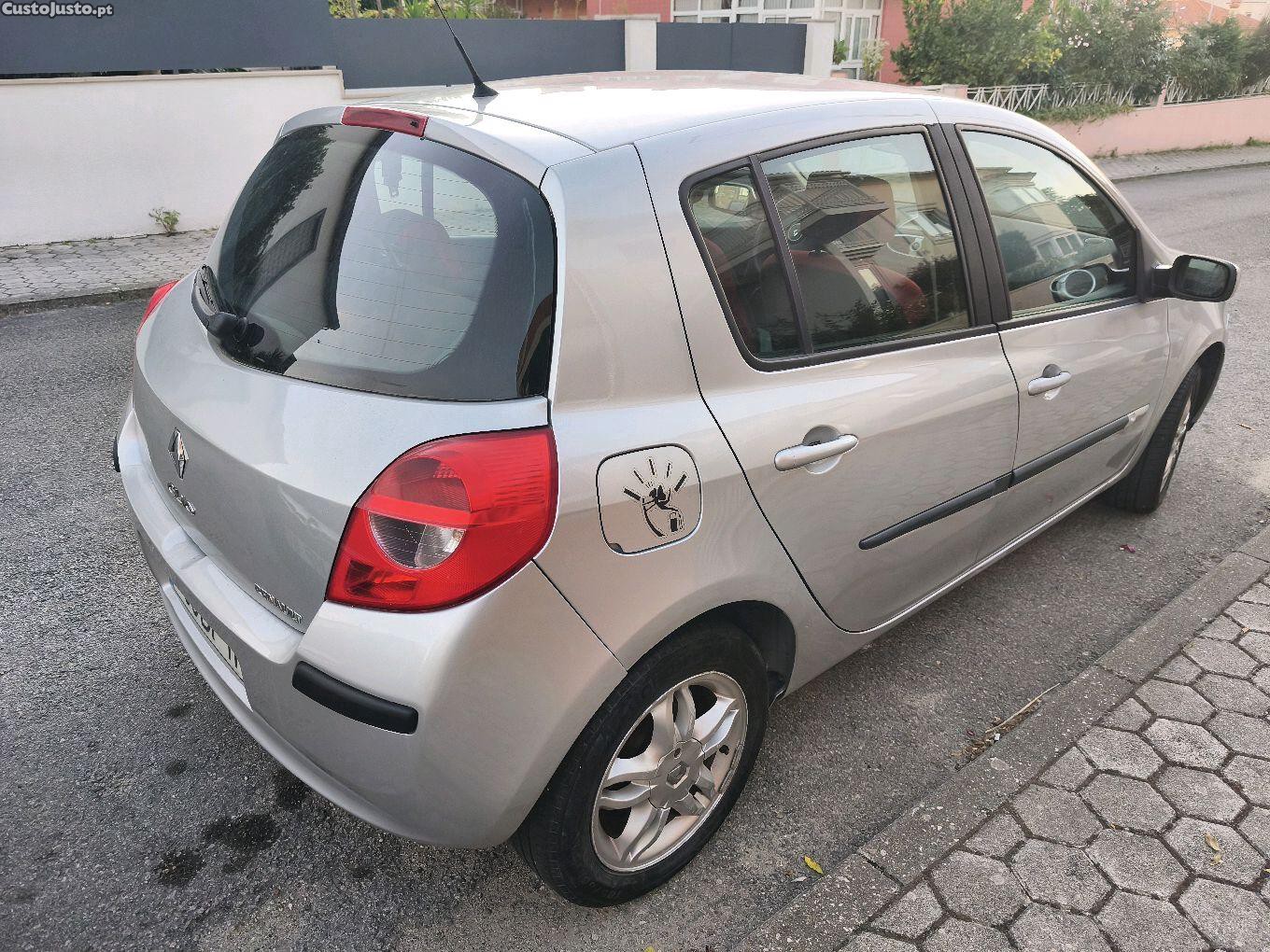 Renault Clio Clio 3 rip curl — photo 3
