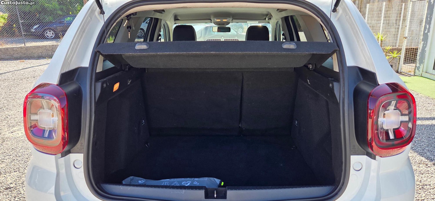 Dacia Duster 1.5Dci Prestige — fotografia 17
