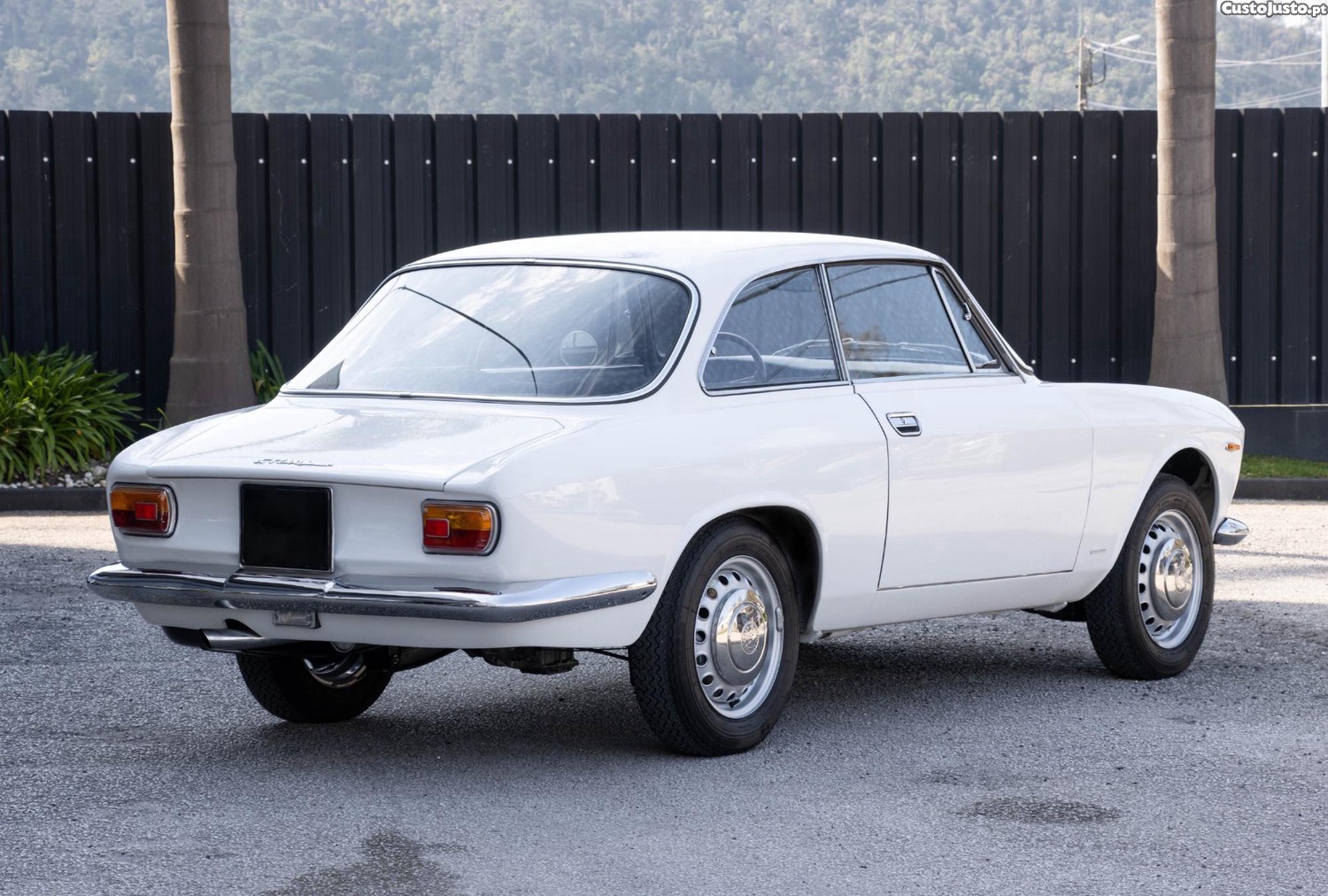 Alfa Romeo Junior GT 1300 SCALINO — photo 3