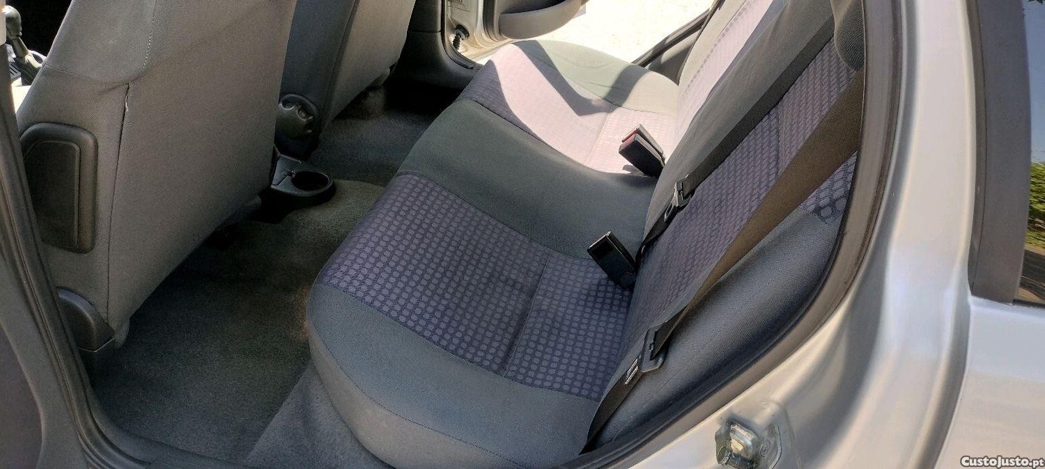 Opel Corsa 1.2 — fotografia 5