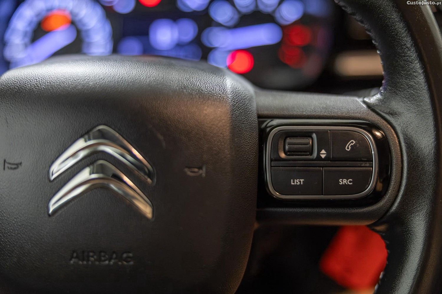 Citroën C3 1.2 PureTech Shine EAT6 — fotografia 6