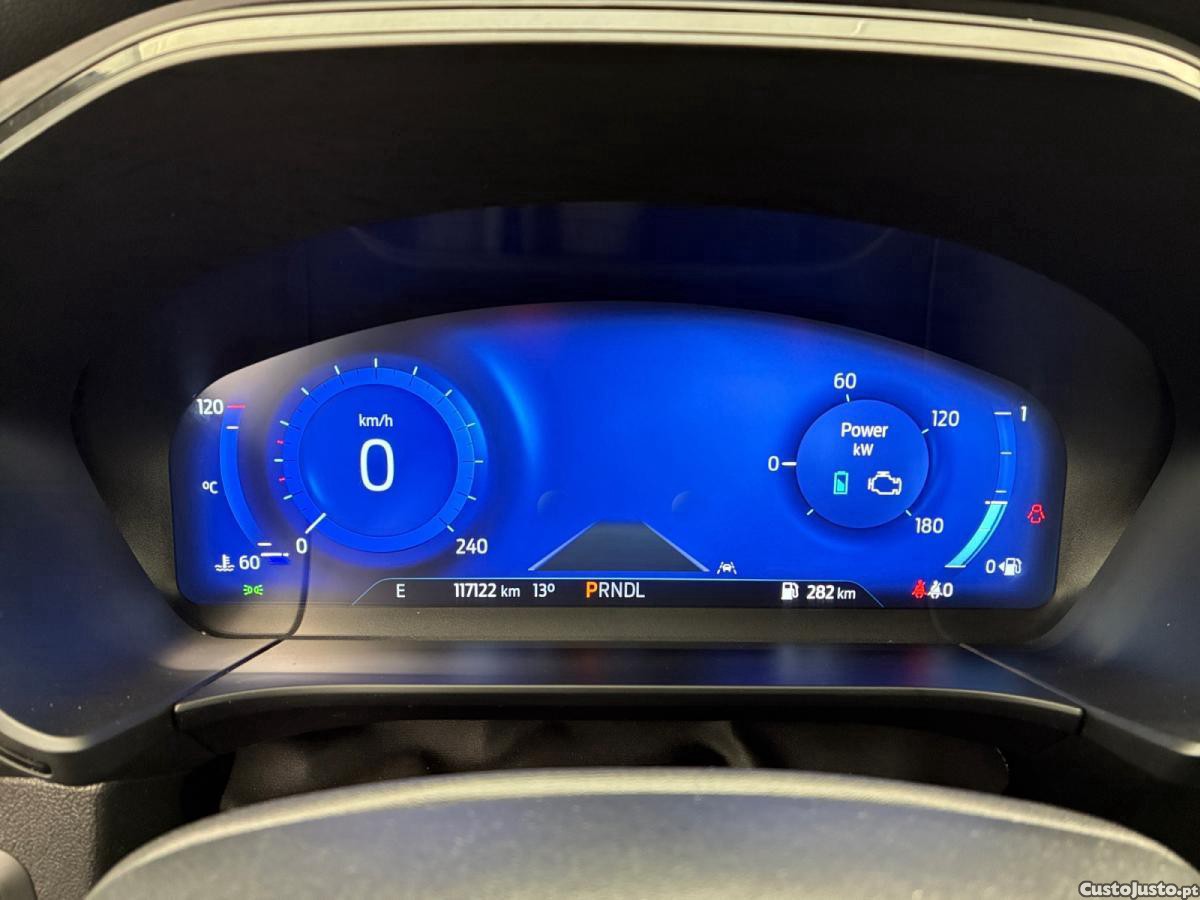 Ford Kuga 2.5 FlexiFuel FHEV ST-Line — fotografia 4