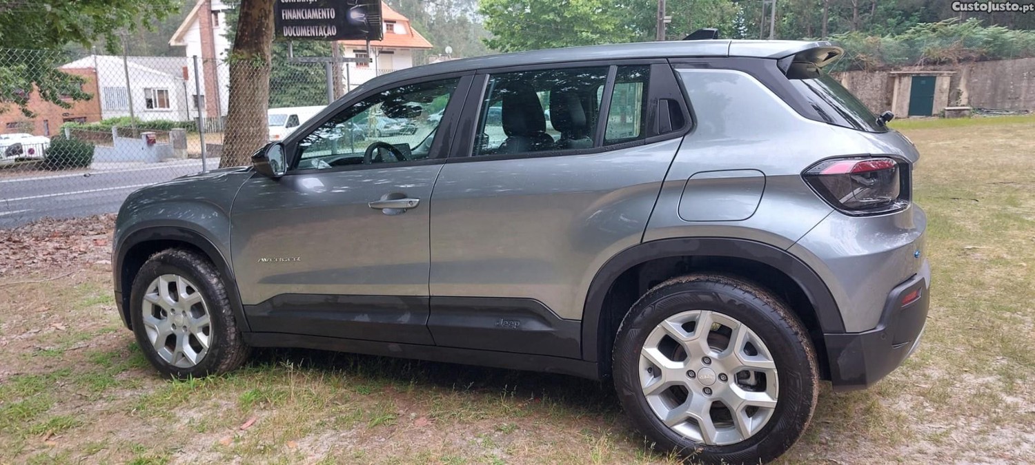 Jeep Avenger 54 kWh Altitude — fotografia 3