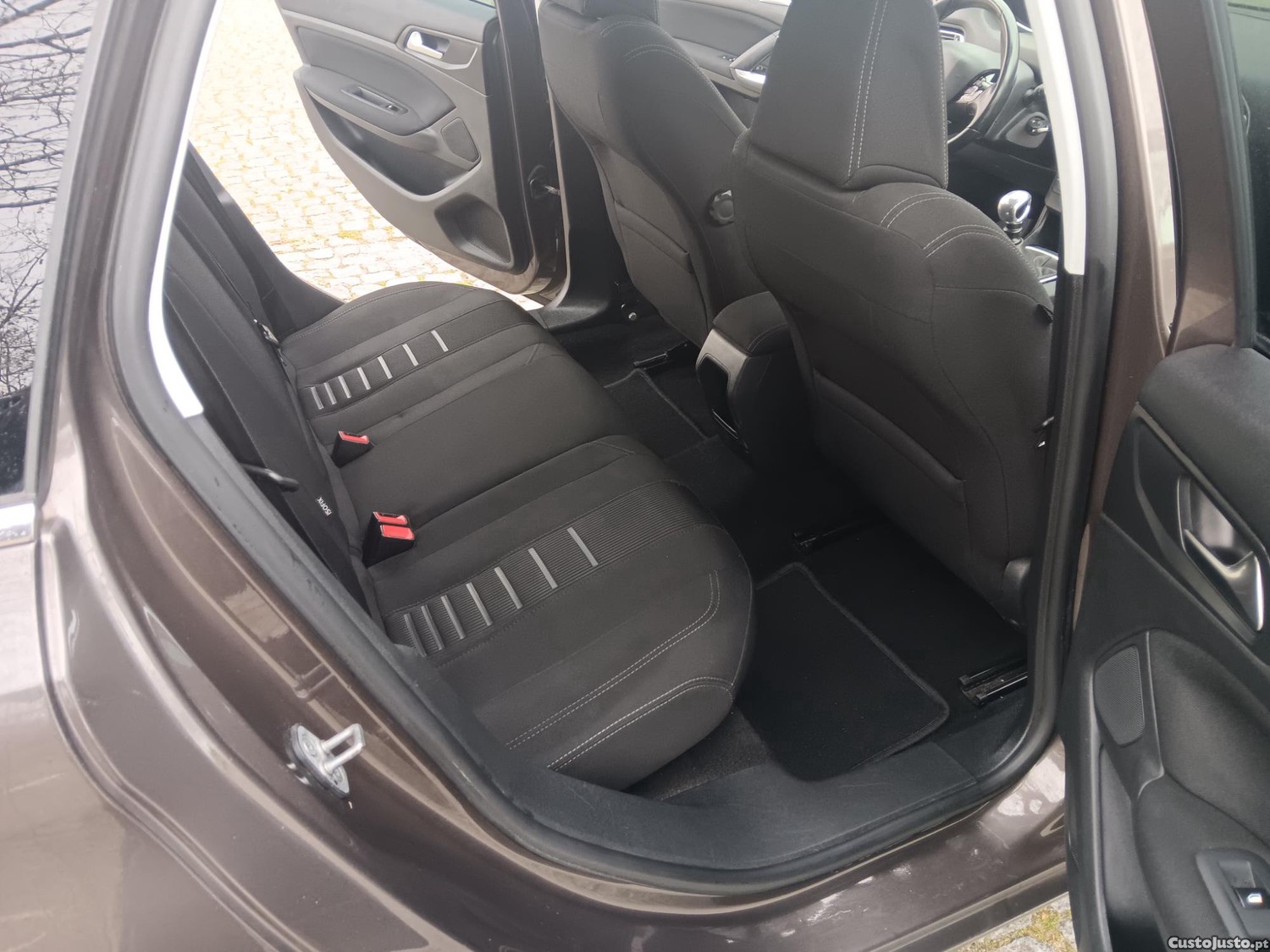 Peugeot 308 1.6 BlueHdi Allure — fotografia 6