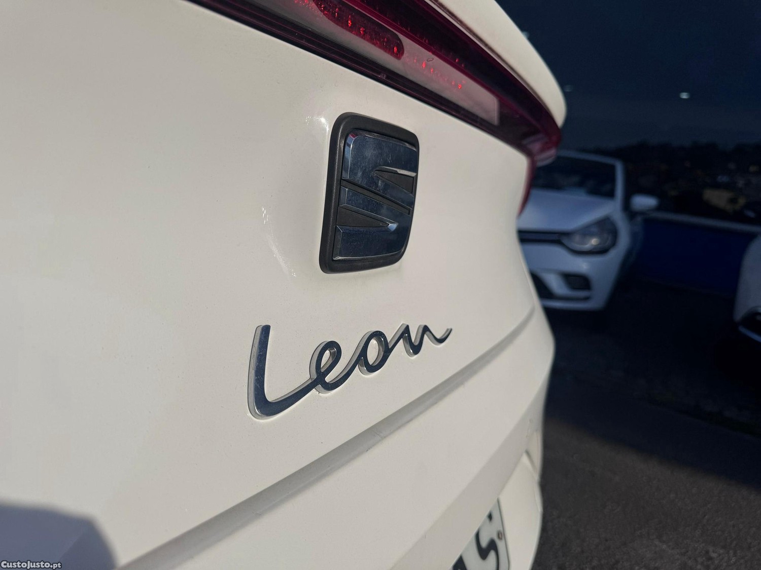 SEAT Leon 1.0 TSI OPF Style — fotografia 9