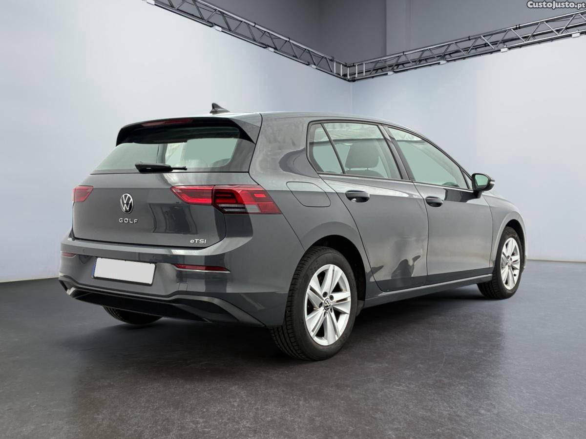 Volkswagen Golf 1.0 e-TSI OPF Life Business DSG7 — fotografia 8