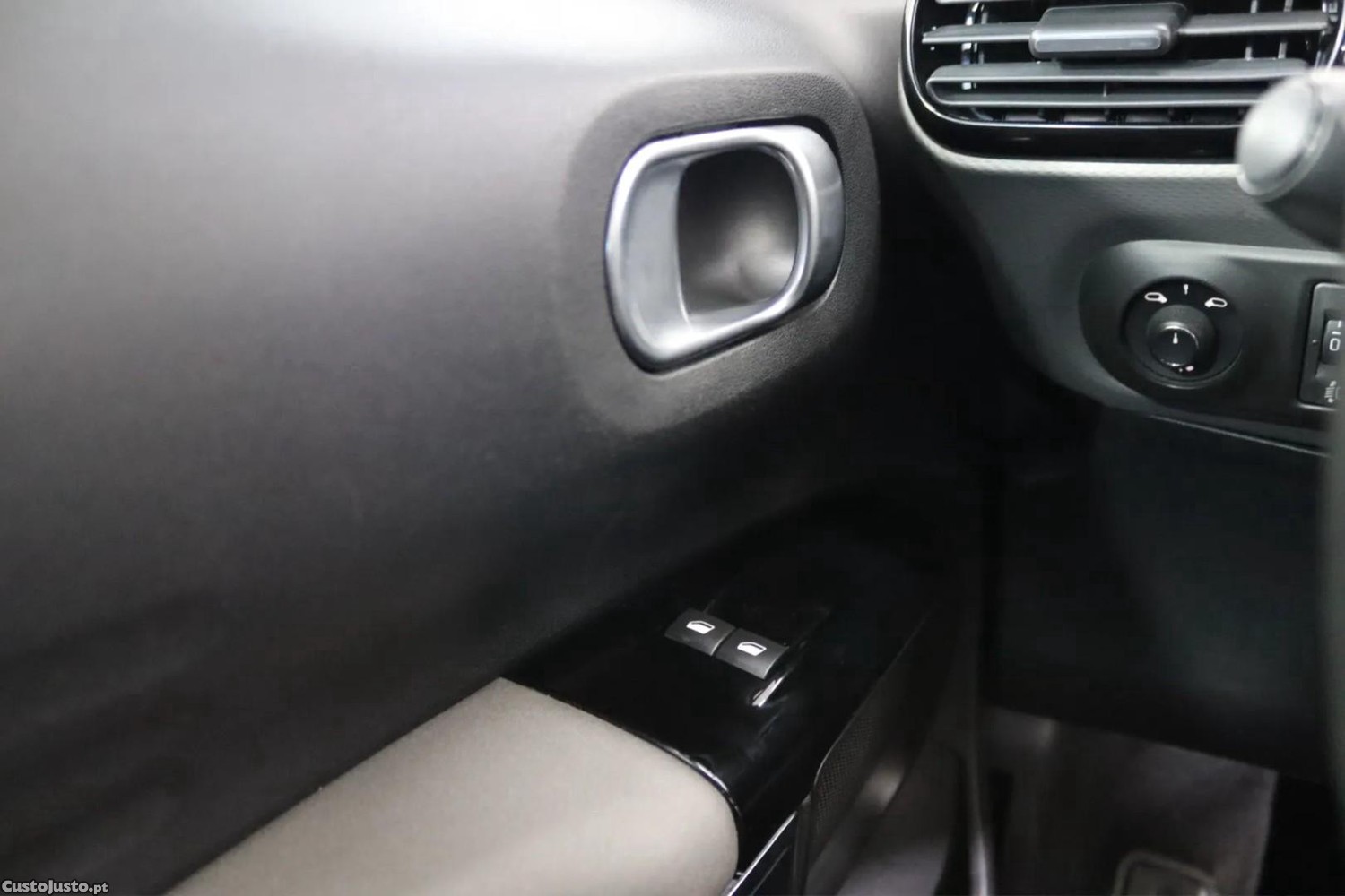 Citroën C4 Pure Tech 110 Stop&Start EAT6 Shine — fotografia 4