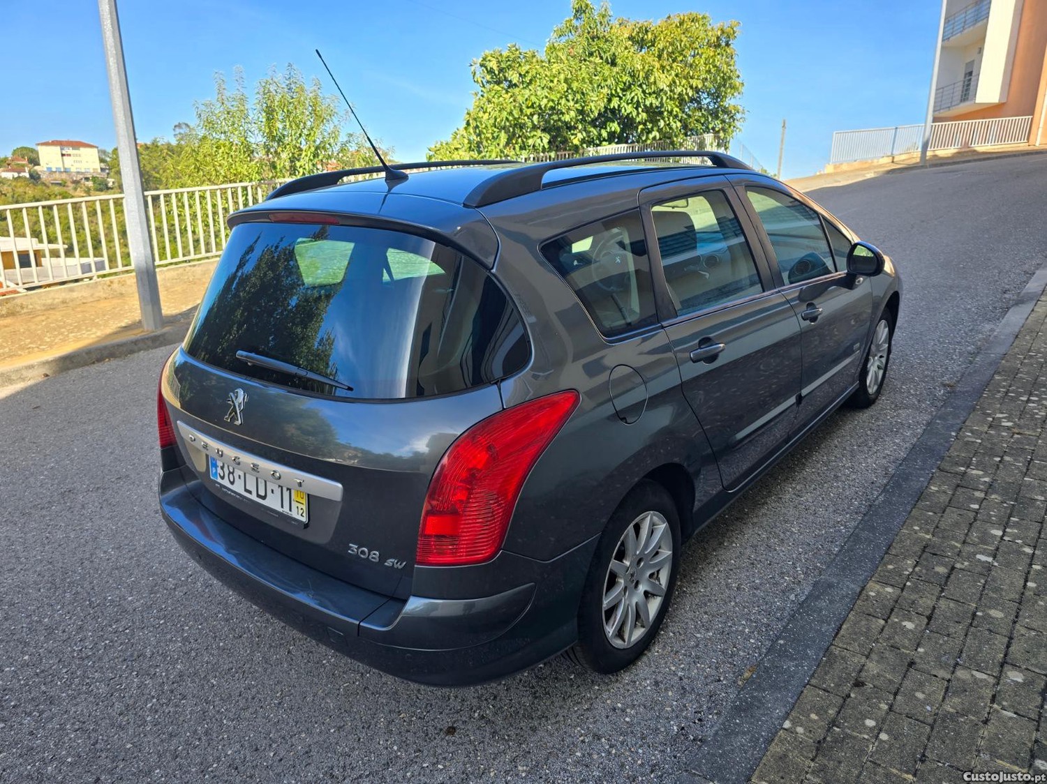 Peugeot 308 SW 1.6 hdi Navtec — photo 2