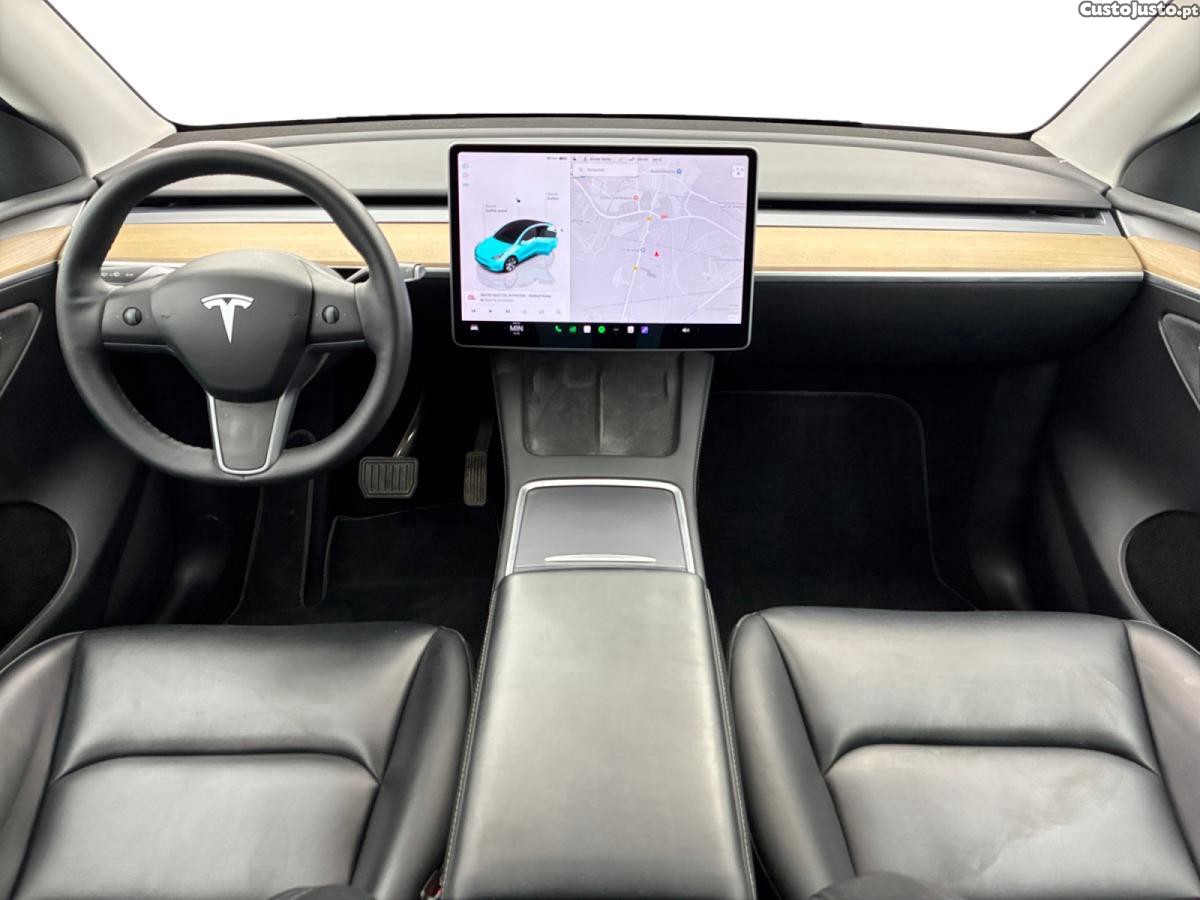 Tesla Model Y Standard RWD — fotografia 9