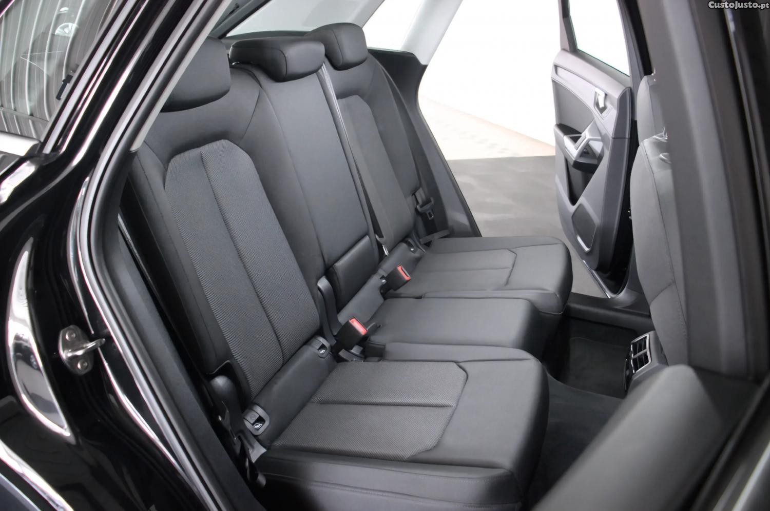 Audi Q3 35 TFSI — fotografia 3