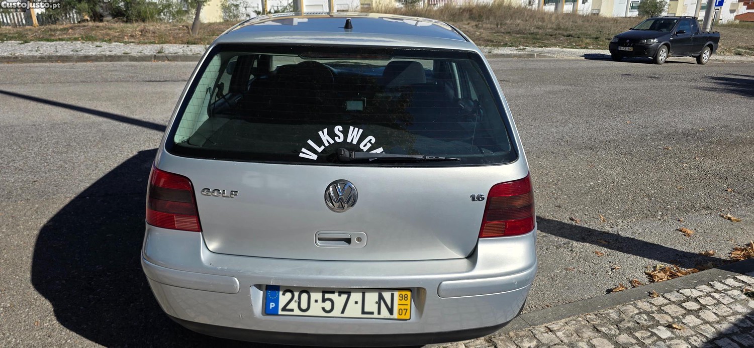 VW Golf 1.600 — photo 2