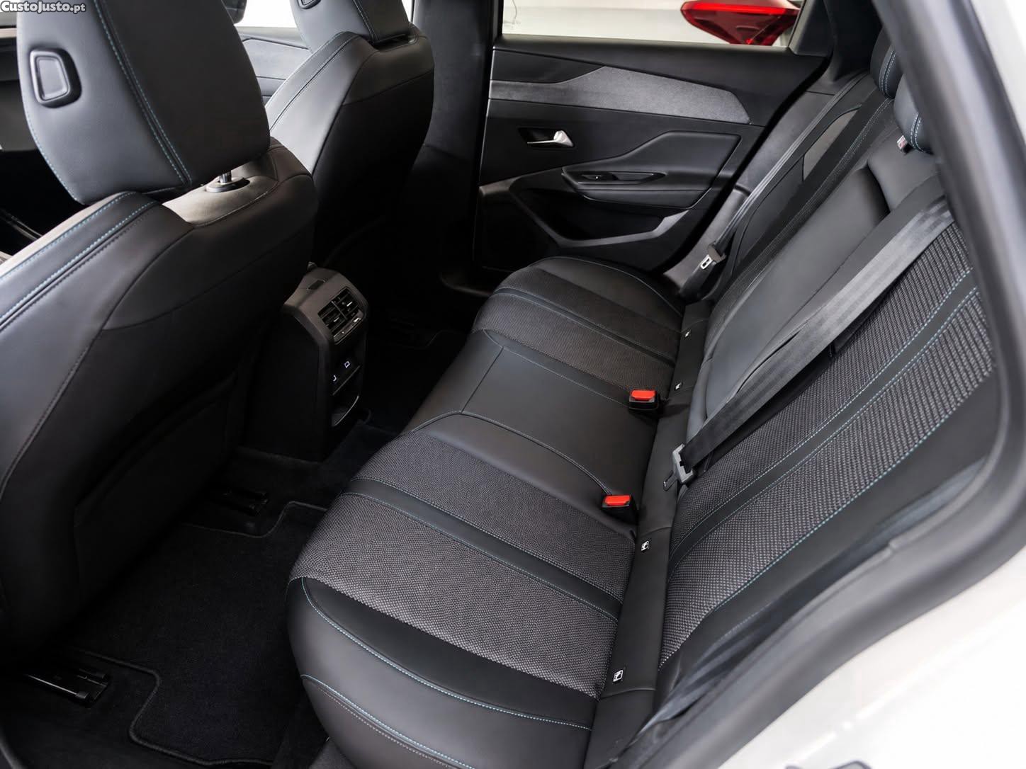 Peugeot 308 SW 1.5 BLUEHDI ALLURE PACK EAT8 — fotografia 3