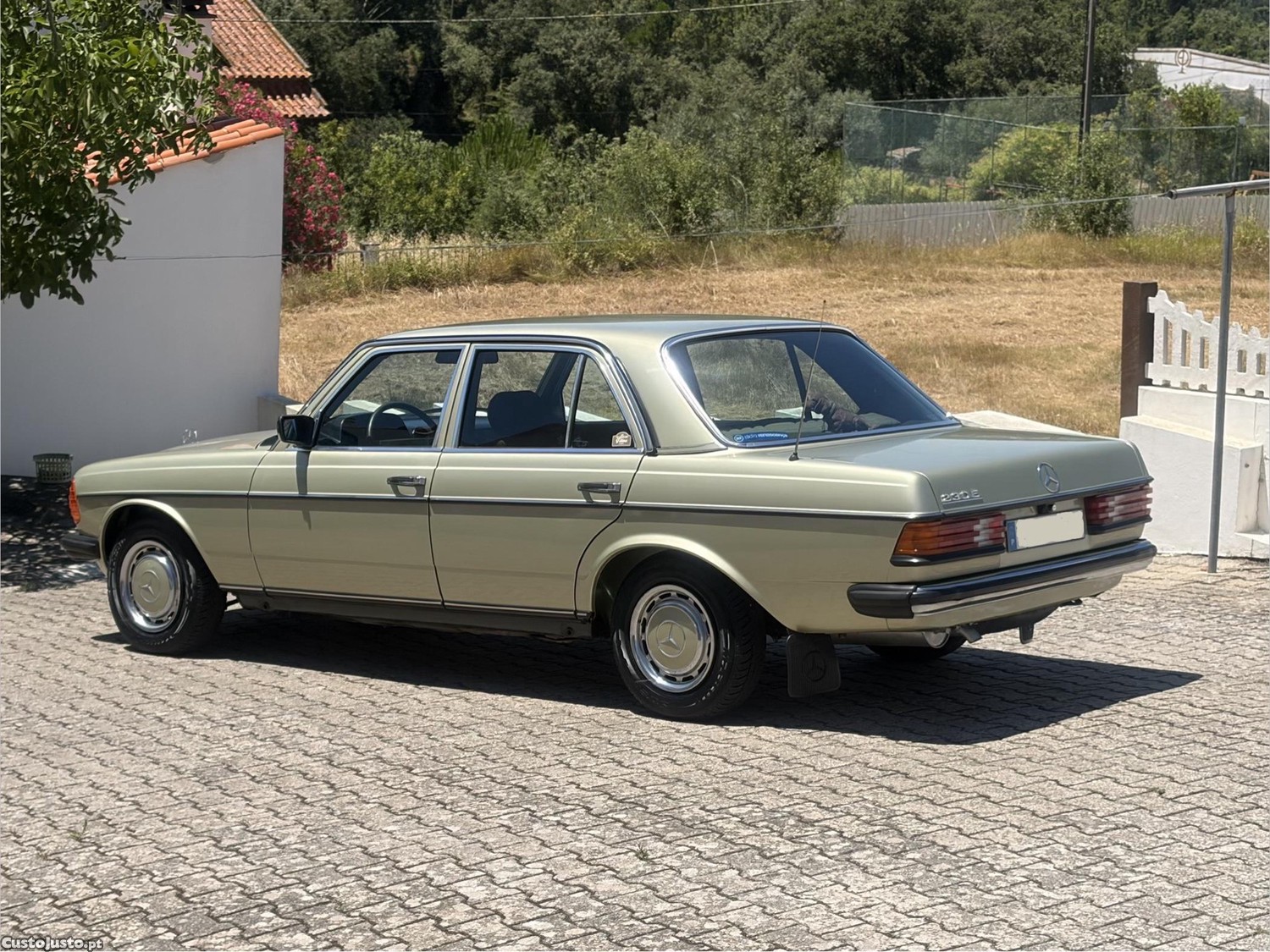 Mercedes-Benz 230 230E — photo 3