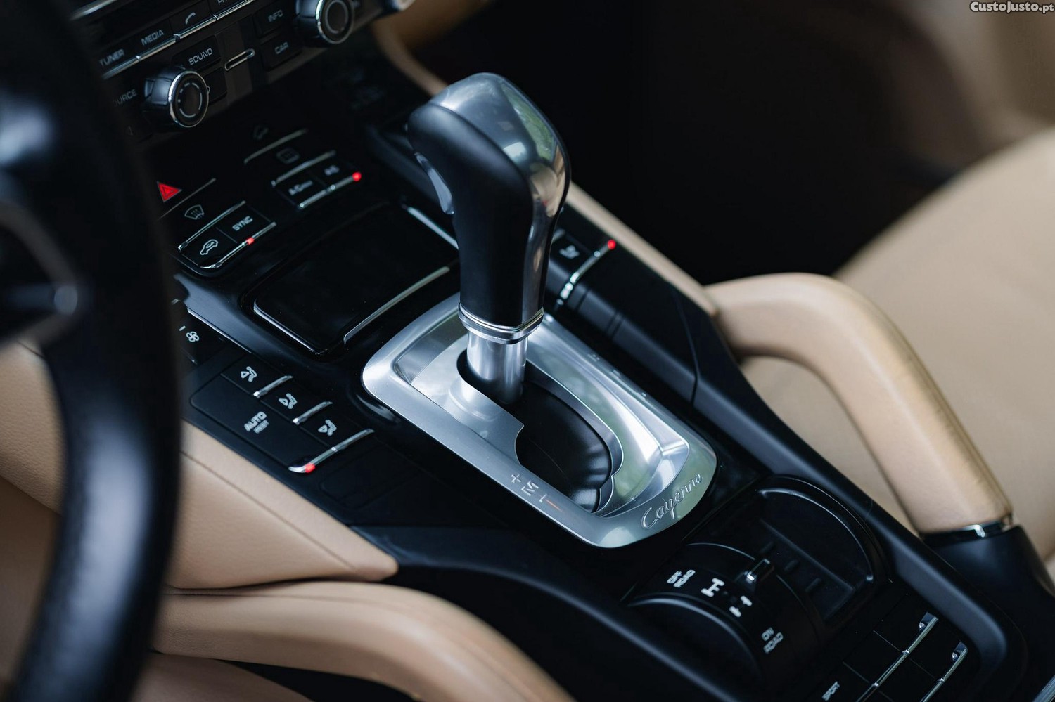 Porsche Cayenne Tiptronic — fotografia 3