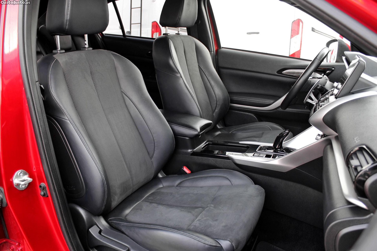Mitsubishi Eclipse Cross 2.4 PHEV eMotion — fotografia 11