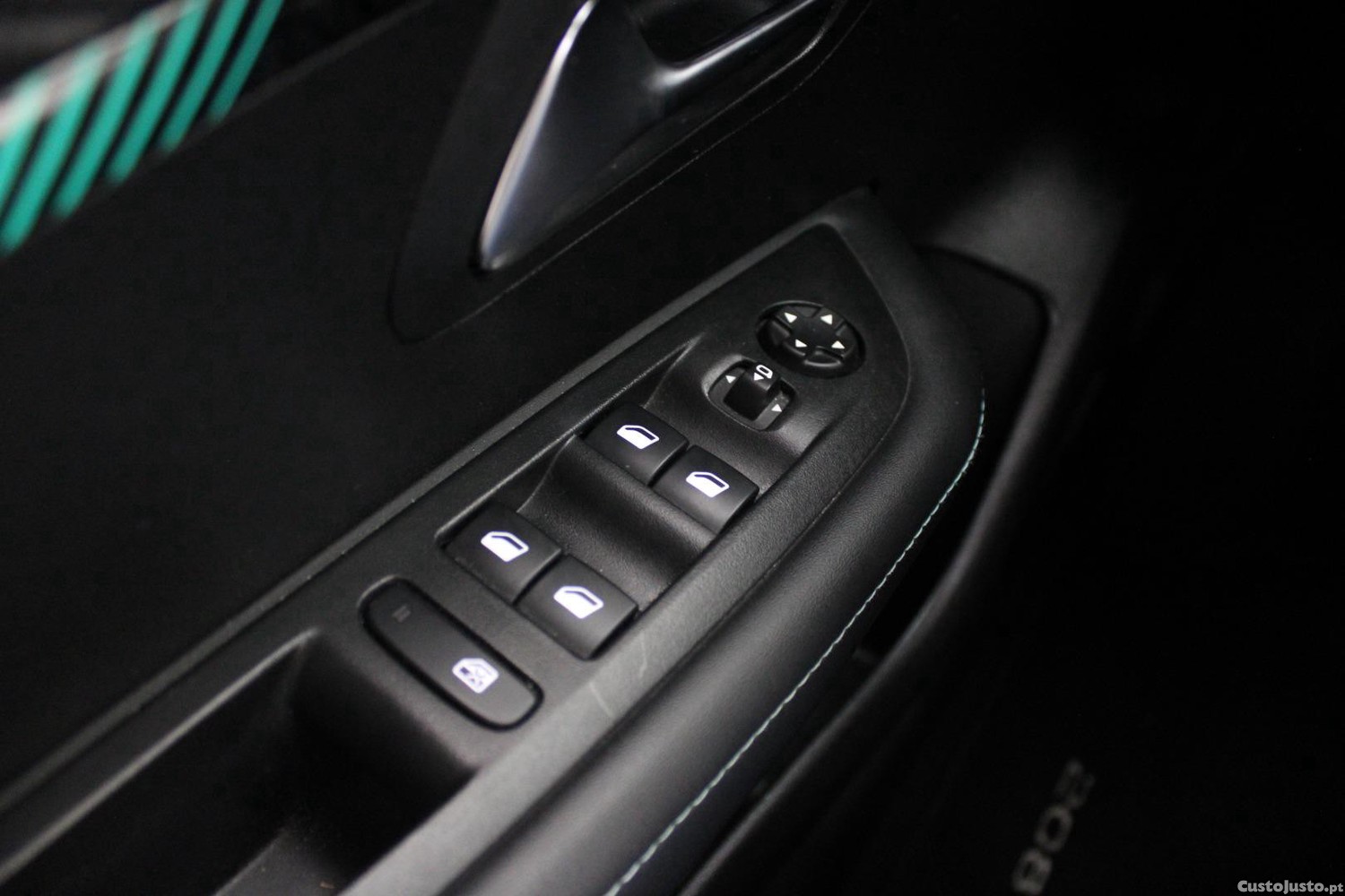 Peugeot 208 1.5 BHDI ALLURe — fotografia 8