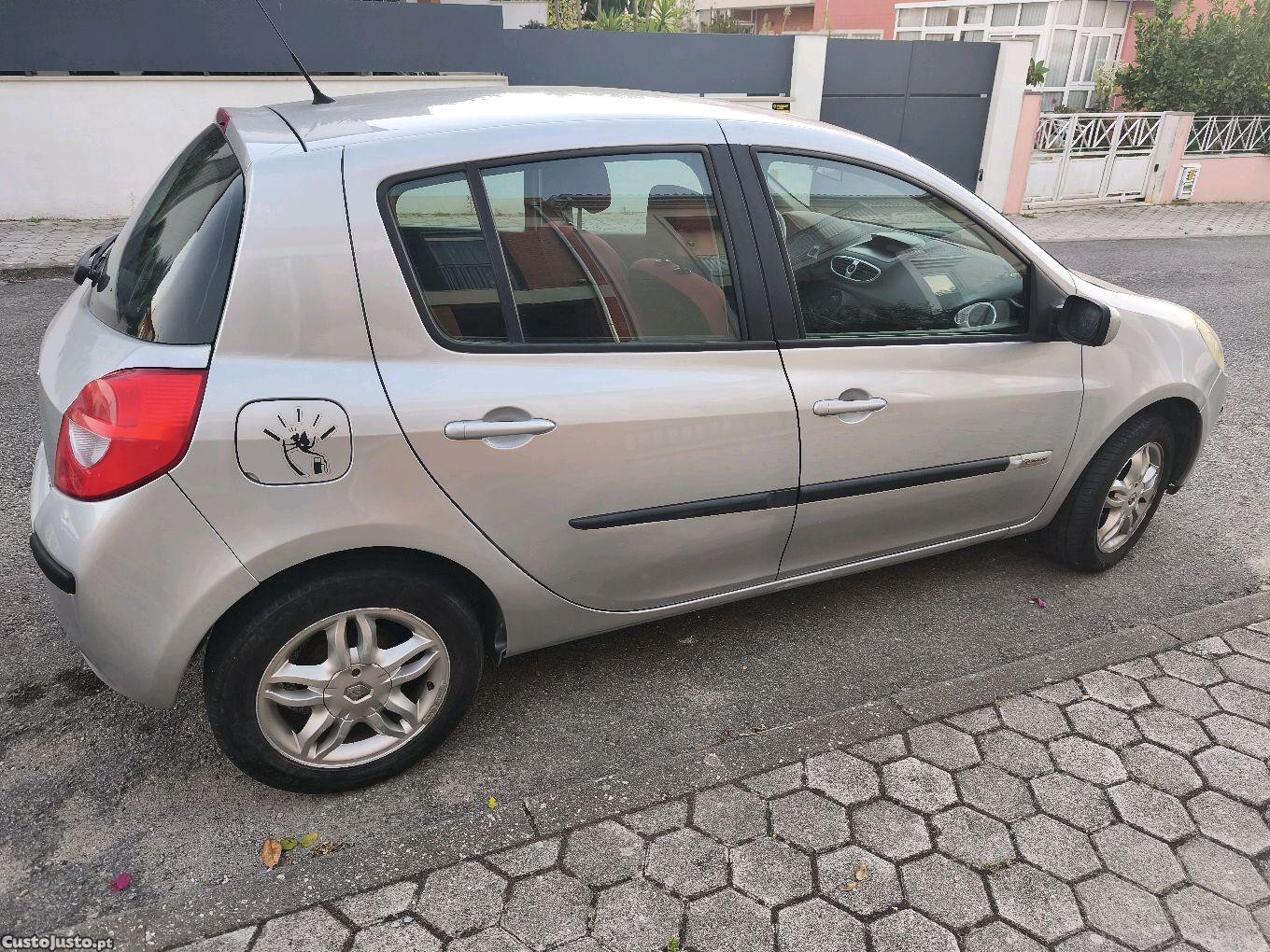 Renault Clio Clio 3 rip curl — photo 4
