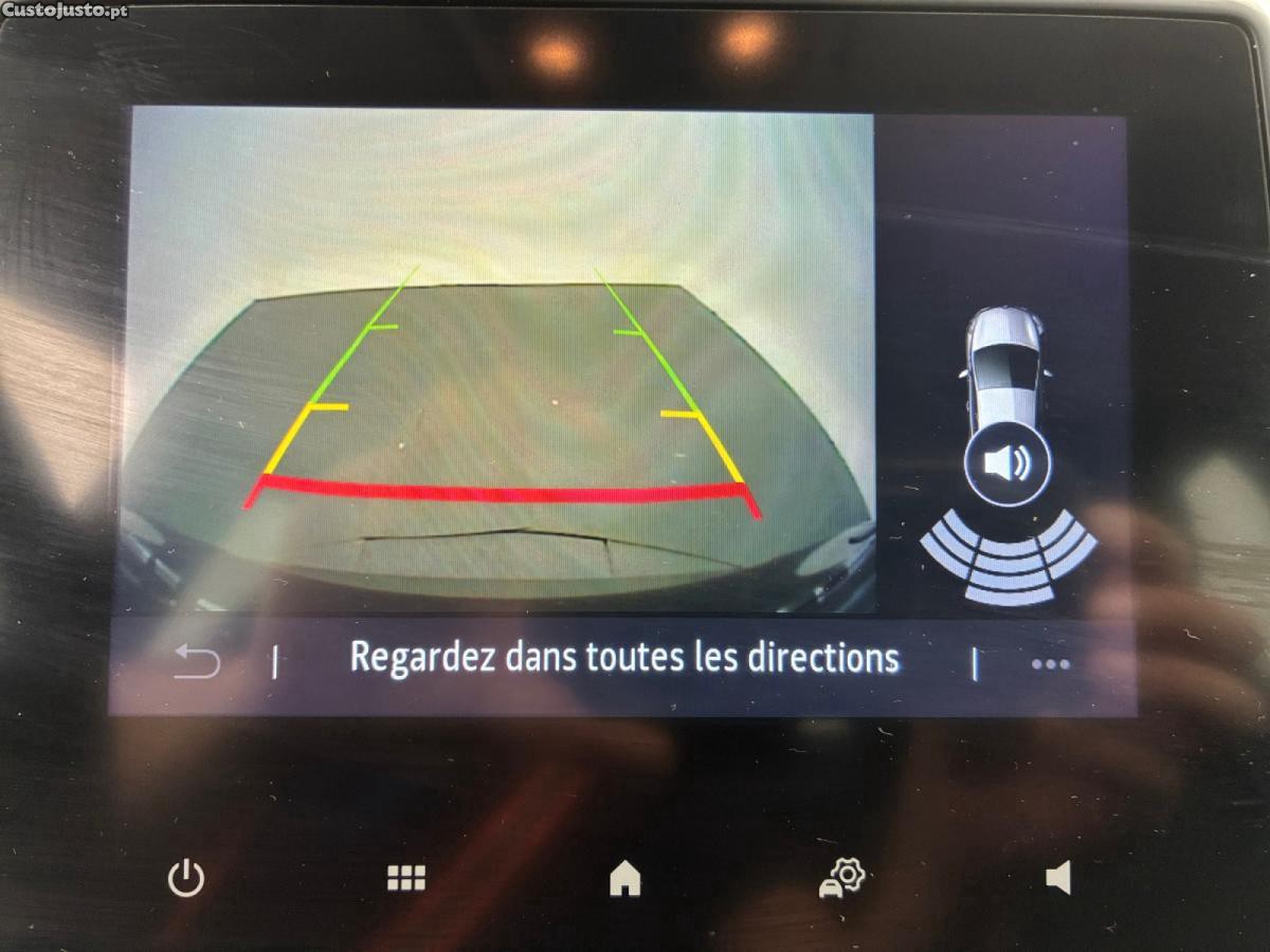 Renault Captur 1.6 E-Tech Hybrid Evolution — fotografia 3