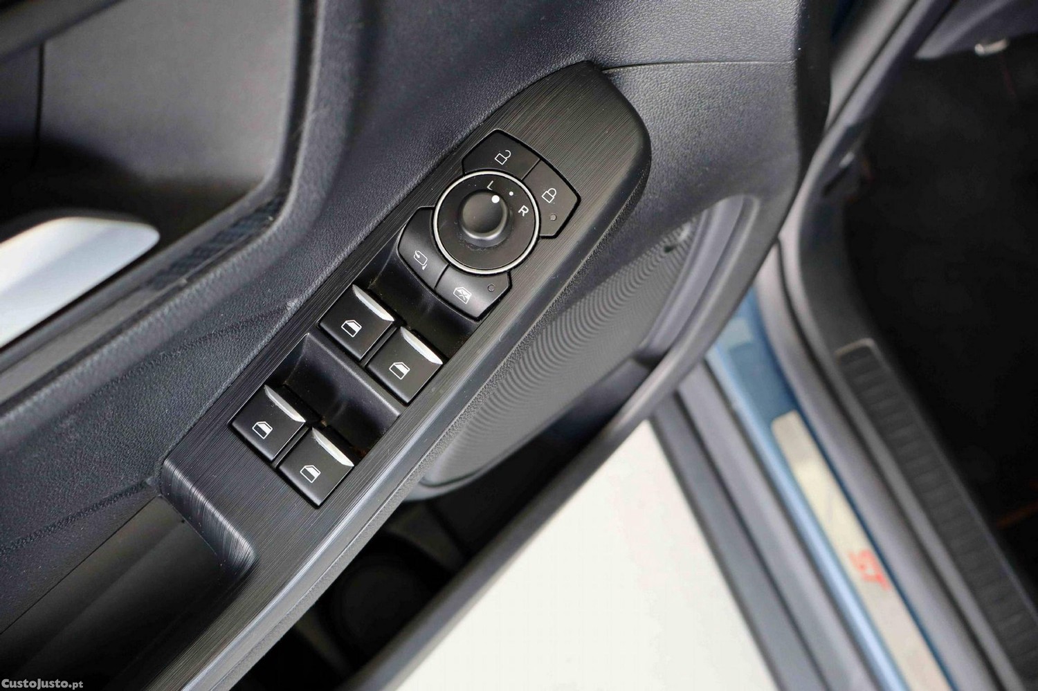 Ford Kuga 1.5 EcoBoost ST-Line X — fotografia 17