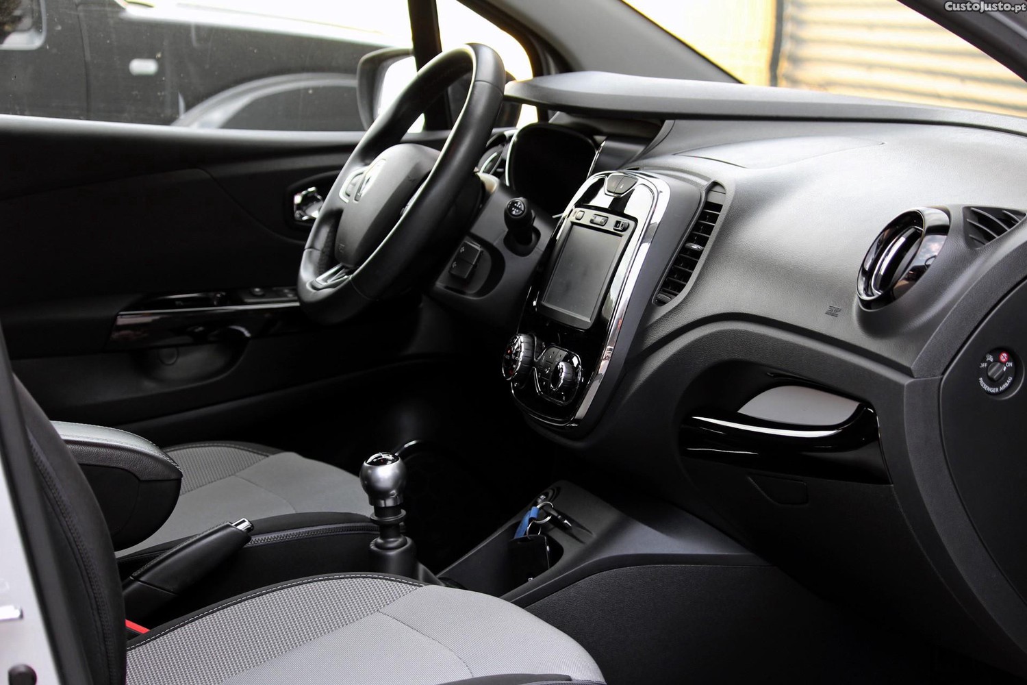 Renault Captur 1.5 dCi Exclusive — fotografia 15