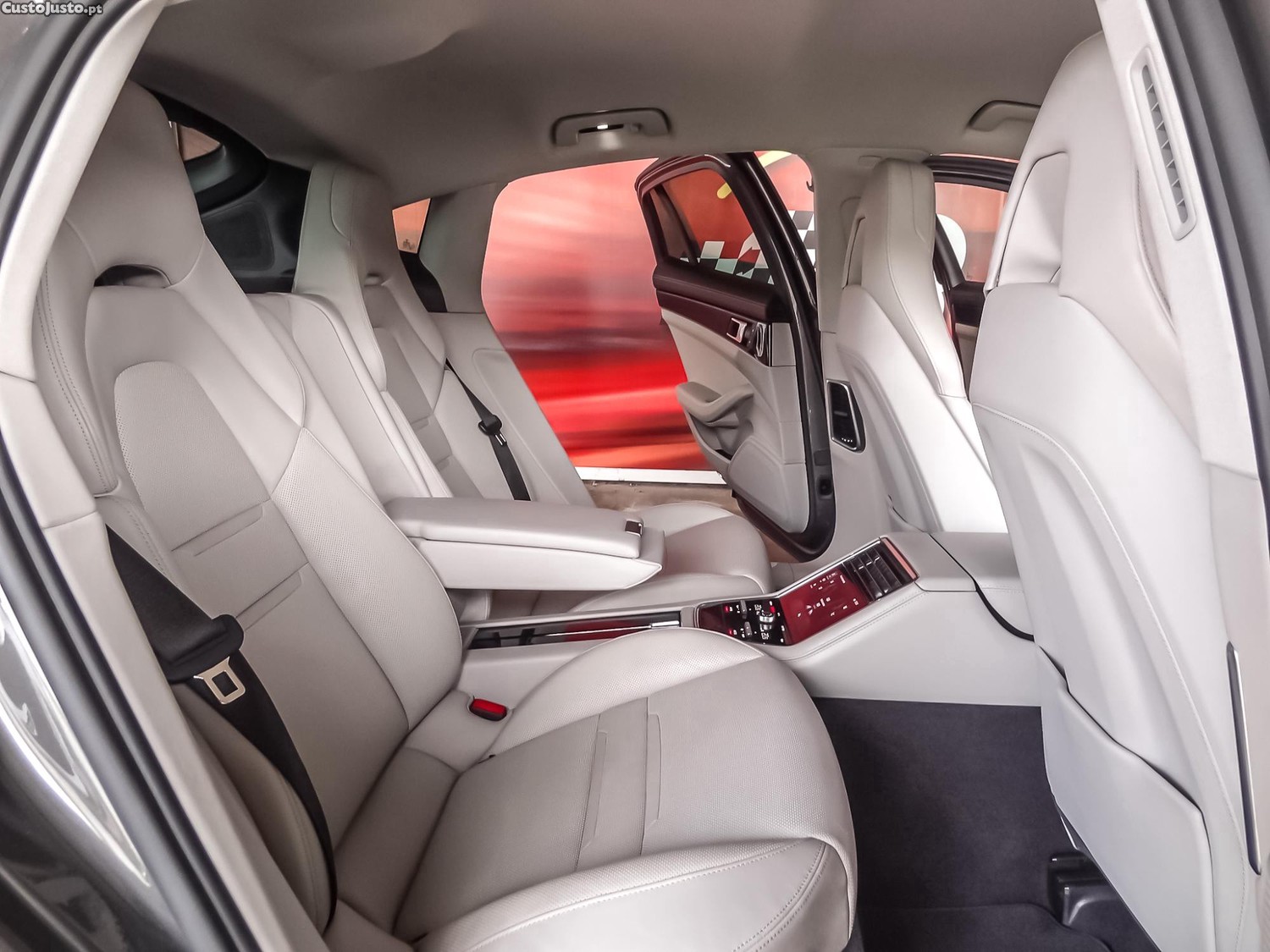 Porsche Panamera 4 E-HYBRID — fotografia 5