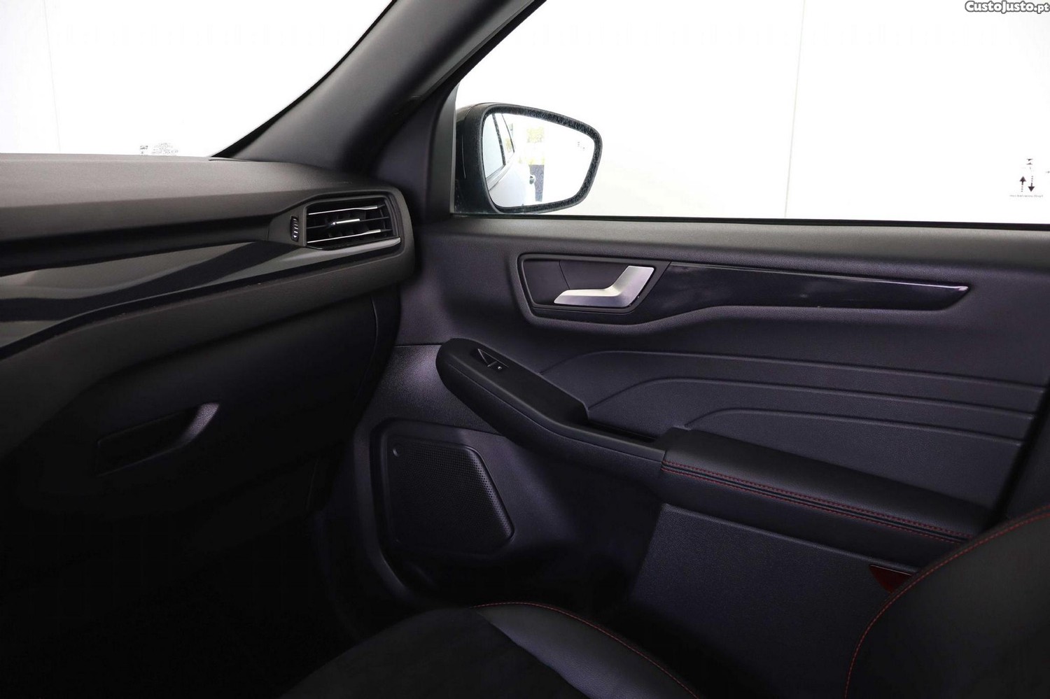 Ford Kuga 1.5 EcoBoost ST-Line X — fotografia 9