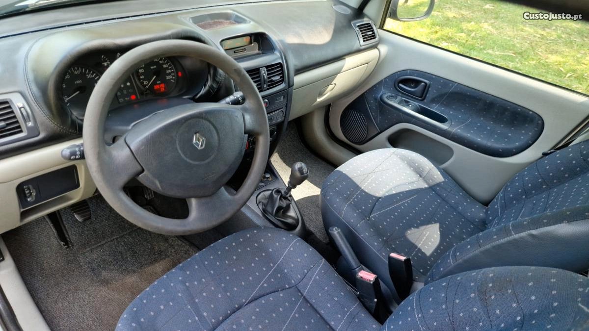 Renault Clio B 1.5 Dci 65cv Expréssion Plus 5 Lugares 5 Portas — fotografia 3
