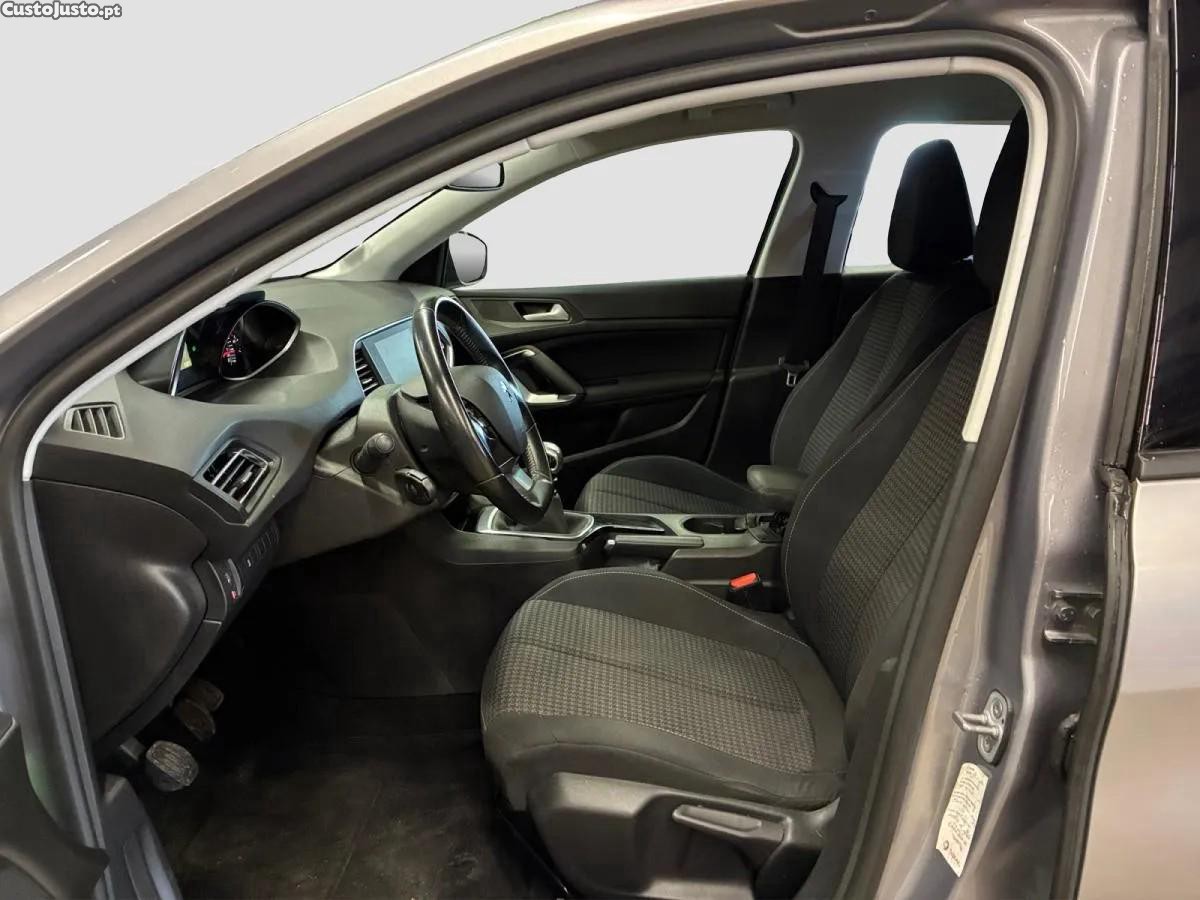 Peugeot 308 PureTech 110 Stop & Start Active — fotografia 3