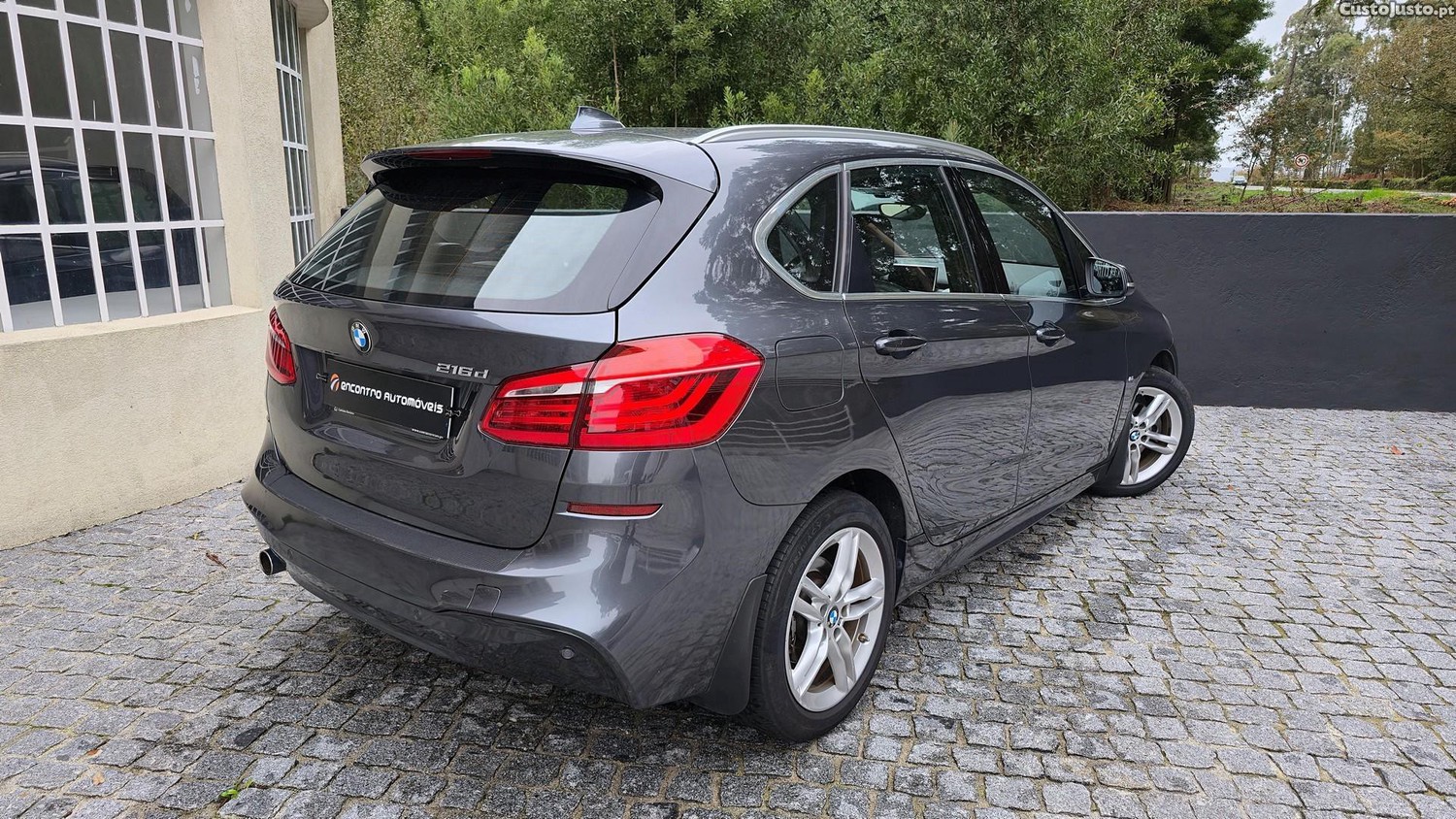 BMW 216 Active Tourer d Pack M Auto - 17 foto 3