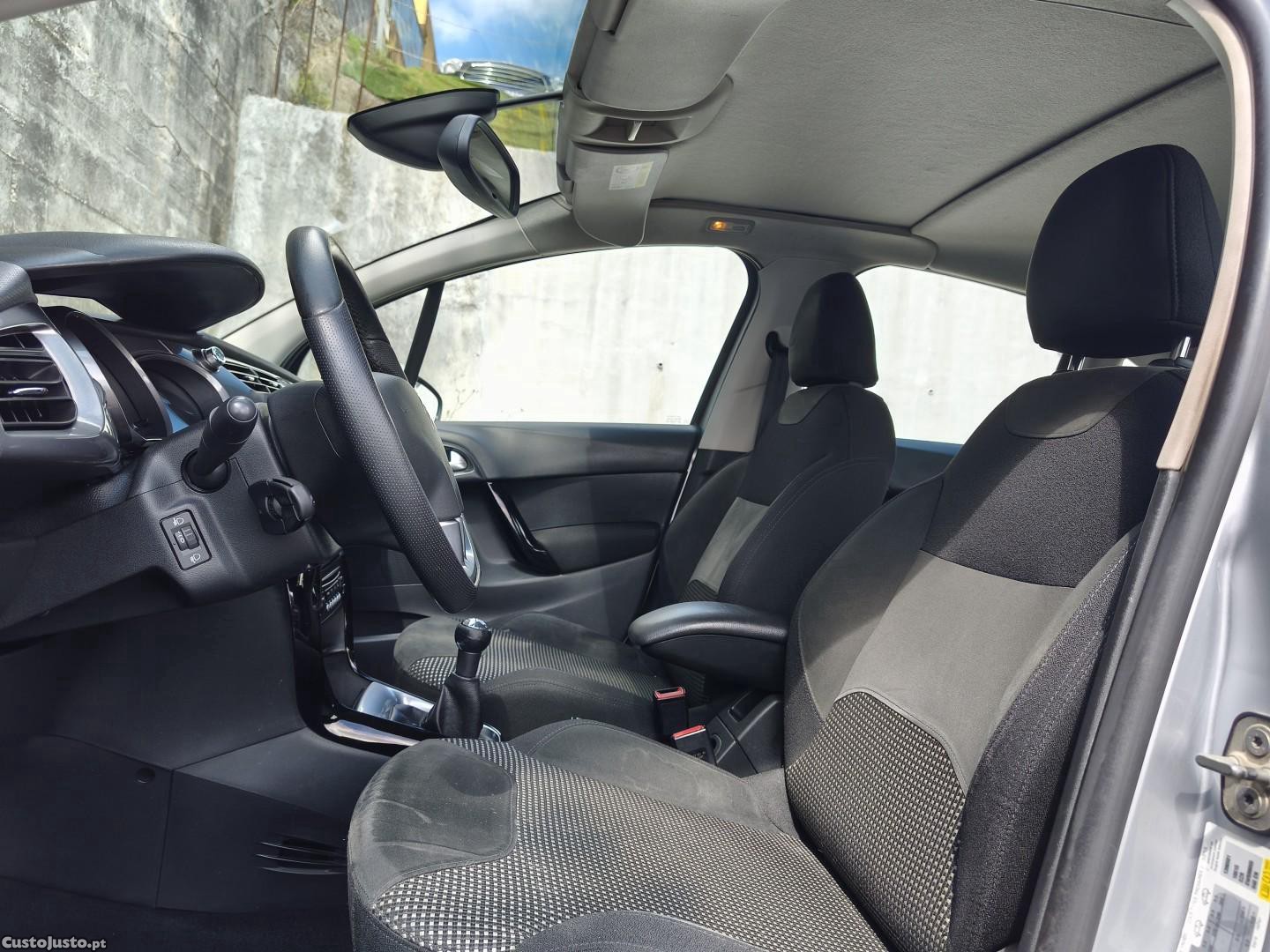 Citroën C3 1.2 VTi Exclusive — fotografia 3