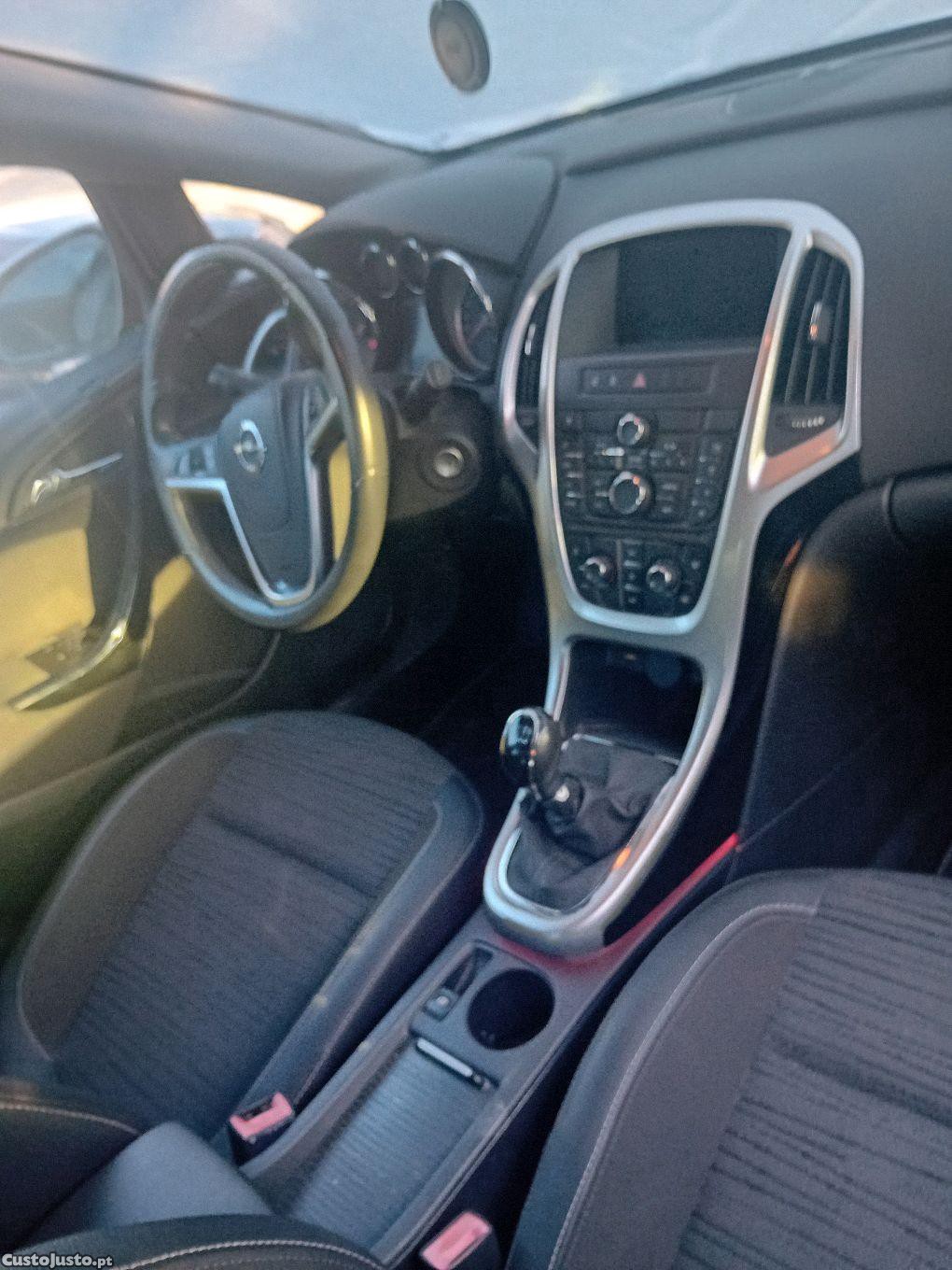 Opel Astra 1.4 gasolina — fotografia 8