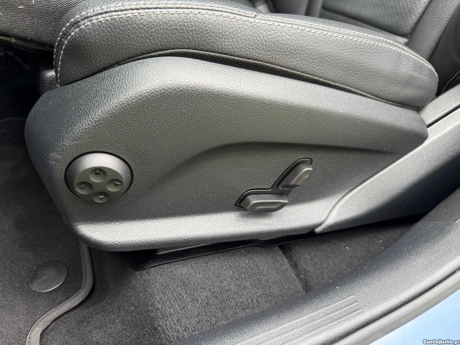 Mercedes-Benz GLC 300 de Coupé 4Matic — fotografia 17