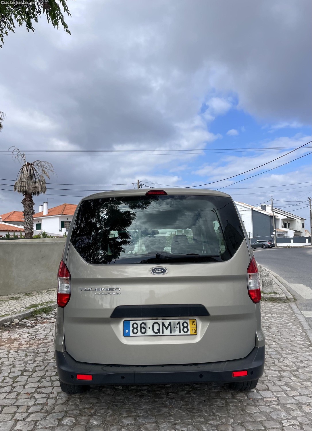 Ford Tourneo Courrier 1.5dti — fotografia 4