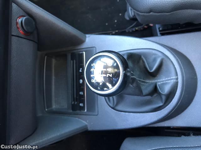 Volkswagen Touran 1.6 TDI Highline — fotografia 11
