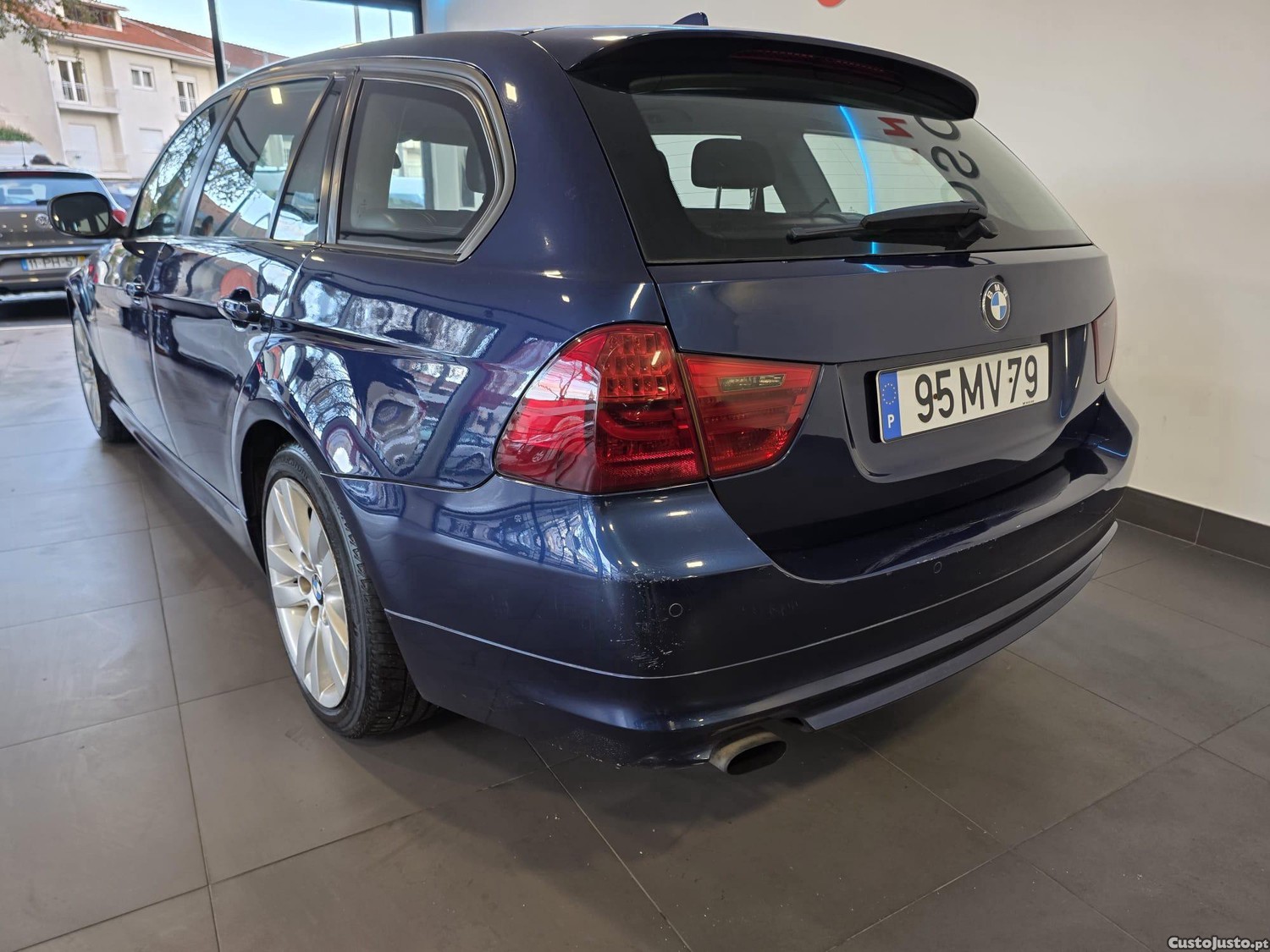BMW 318 Luxury Line — fotografia 3