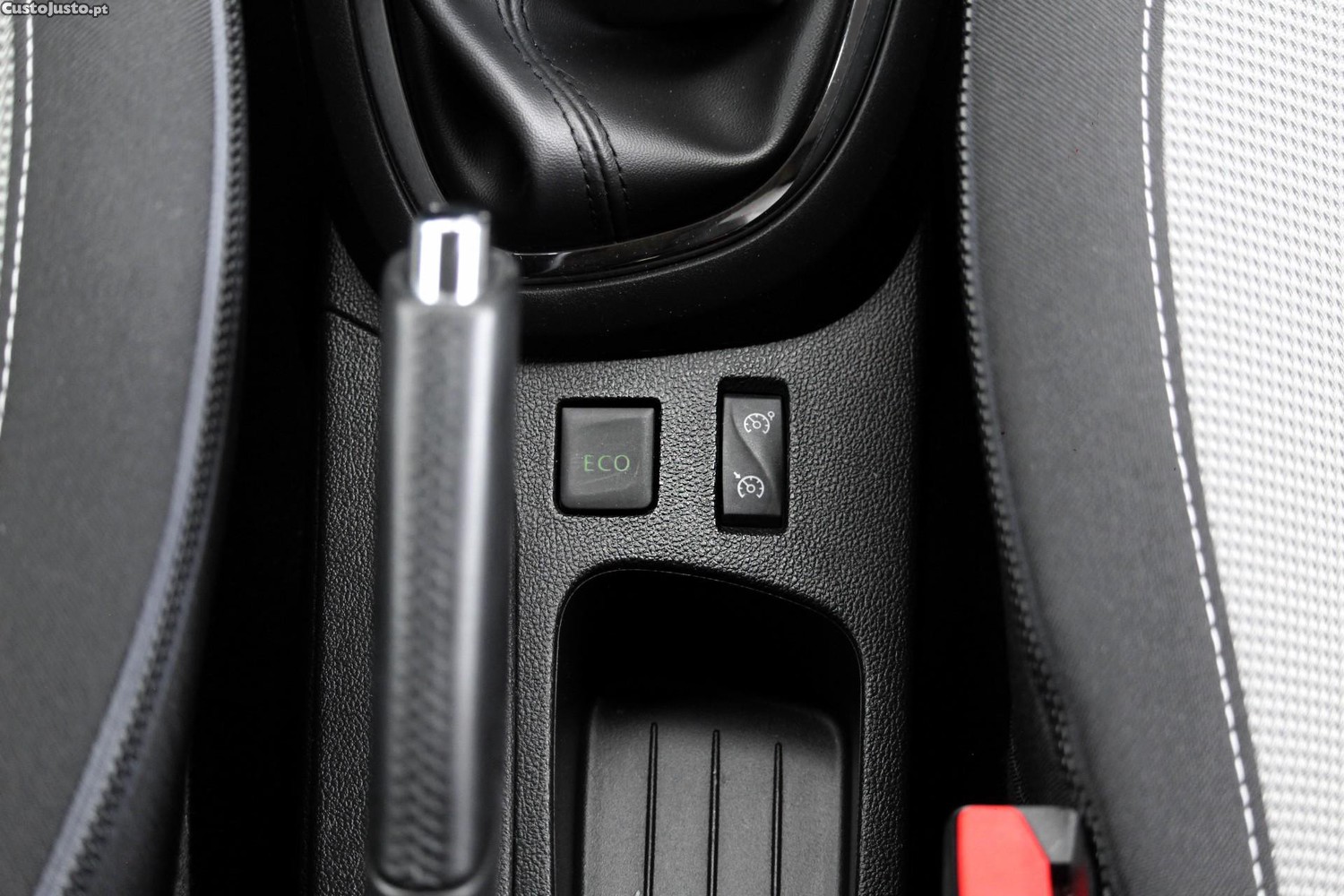Renault Captur 1.5 dCi Exclusive — fotografia 12