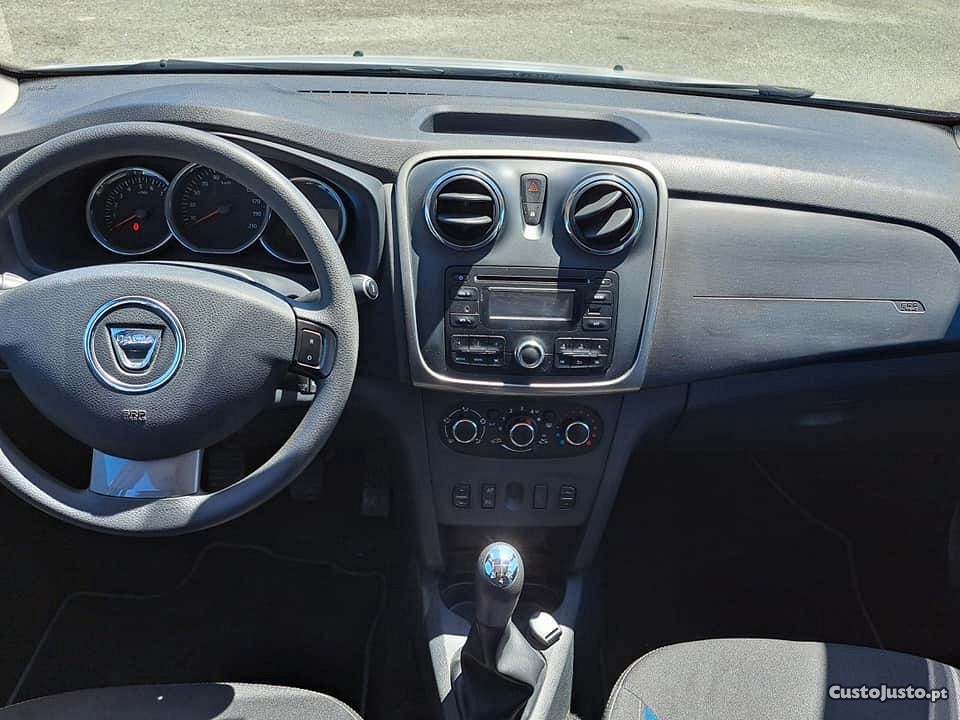 Dacia Sandero 1.5 DCI Confort 90 cv — fotografia 4