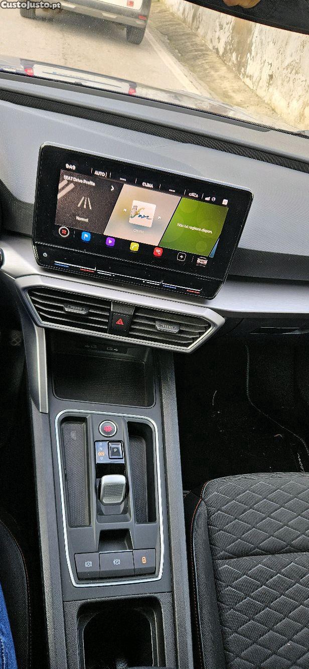 SEAT Leon Sportstourer2.0 tdi 150cv Fr dsg — fotografia 2