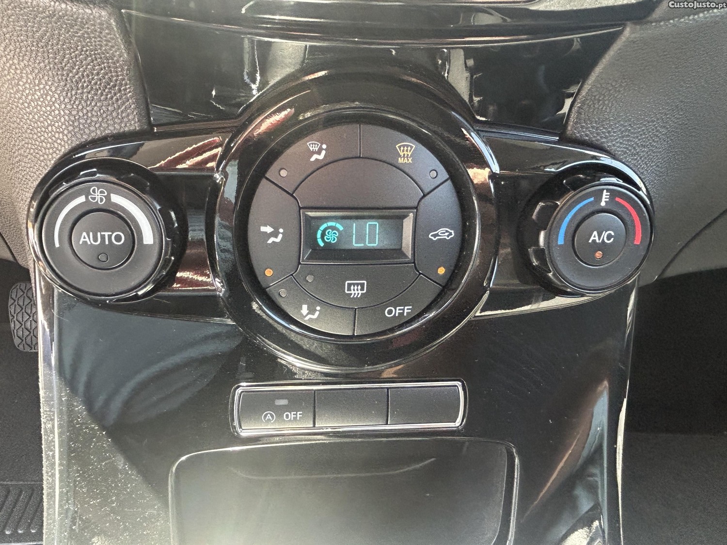 Ford Fiesta 1.0 TI-VCT Titanium — fotografia 3