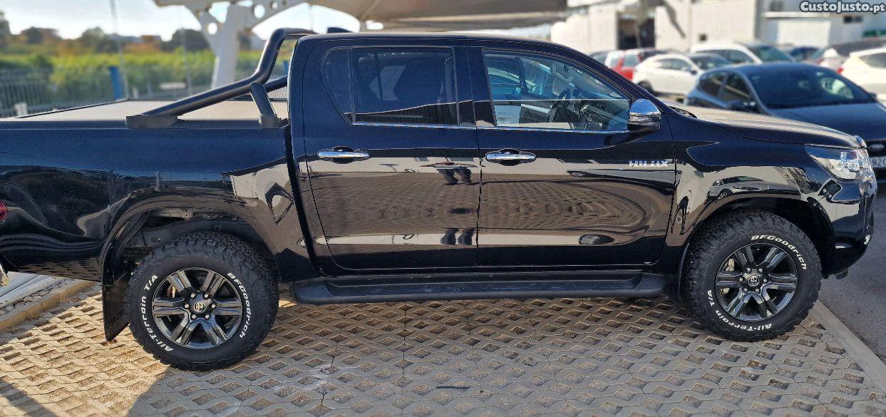 Toyota Hilux tracker — fotografia 2