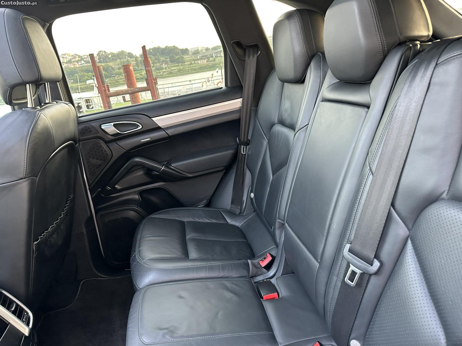 Porsche Cayenne S Hybrid — fotografia 4