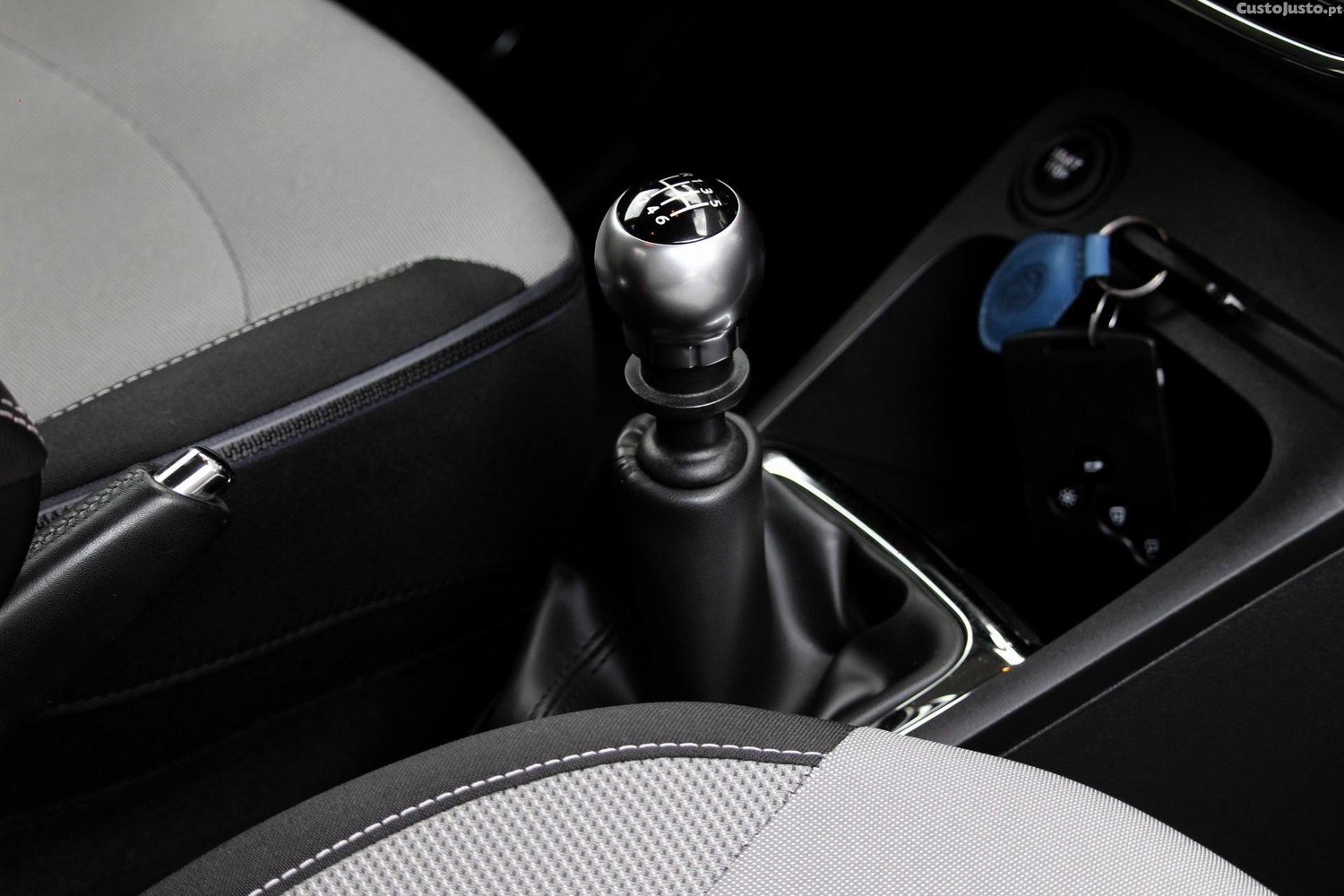 Renault Captur 1.5 dCi Exclusive — fotografia 17