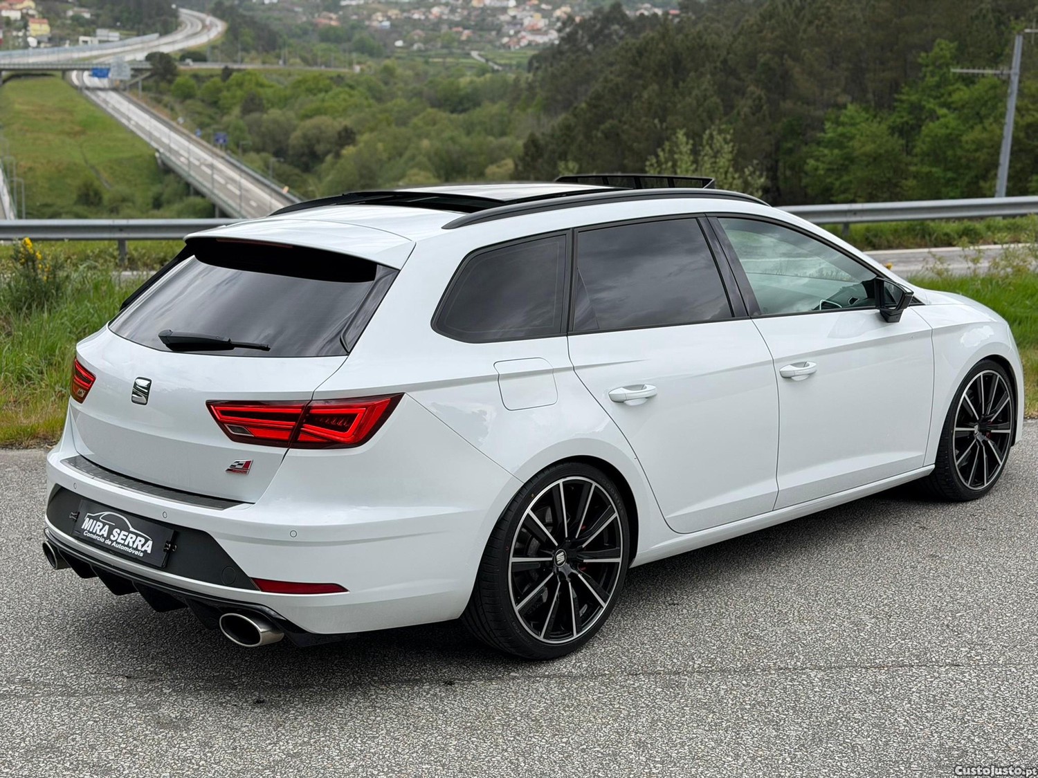 SEAT Leon 2.0 TSI Cupra 4Drive DSG S/S — fotografia 17