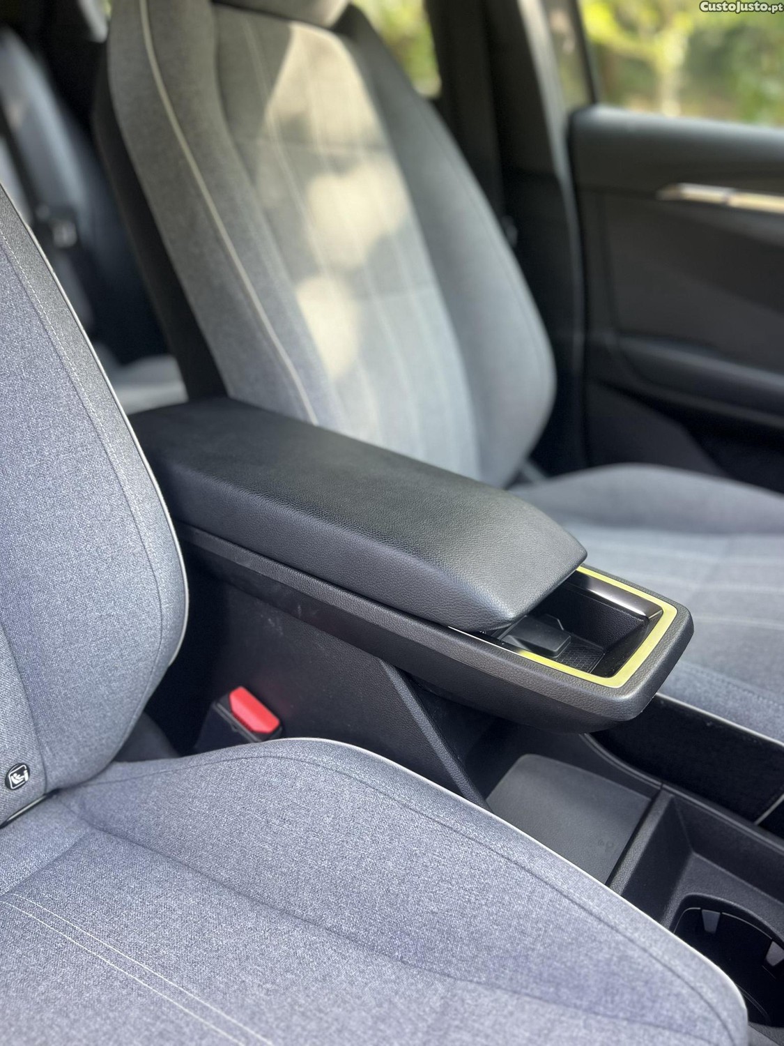 Renault Mégane E-Tech — fotografia 4