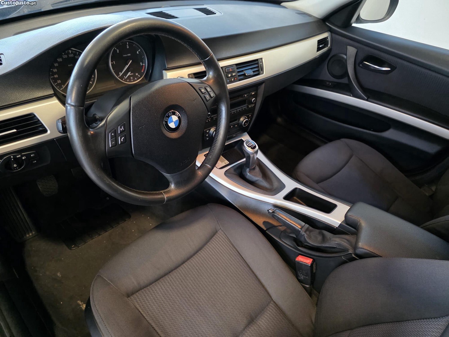 BMW 318 Luxury Line — fotografia 5