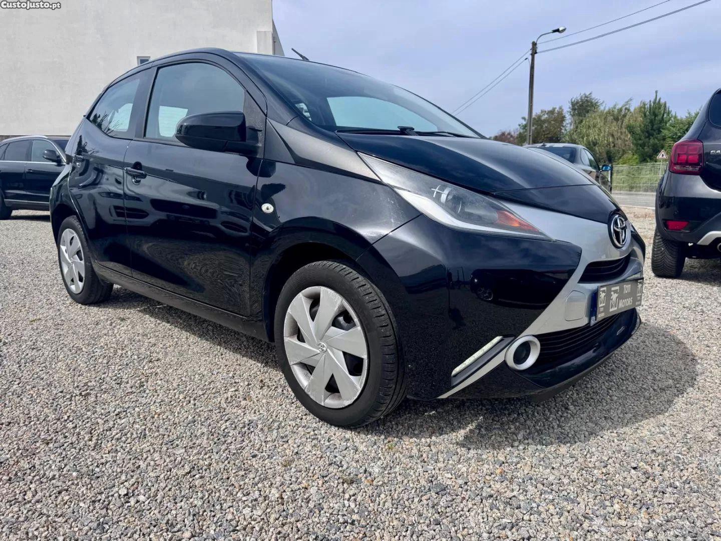 Toyota Aygo 1.0 x-clusiv — fotografia 18
