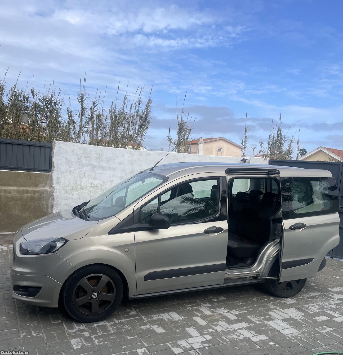 Ford Tourneo Courrier 1.5dti — fotografia 6